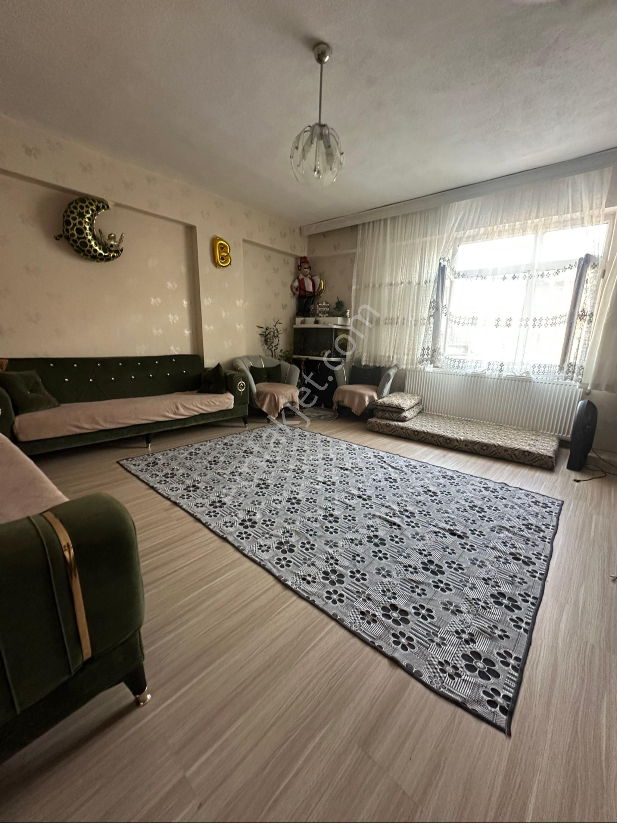 Arnavutköy Anadolu Mah Satılık 1+1 Toprak Tapulu Arakat Daire