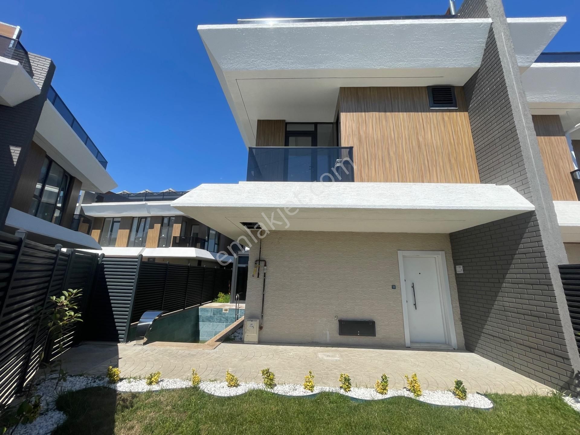 Lüks Yaşamın Yeni Tanımı: Solar Panel, Isıtmalı Havuz 3+1 Villa - Görsel 3