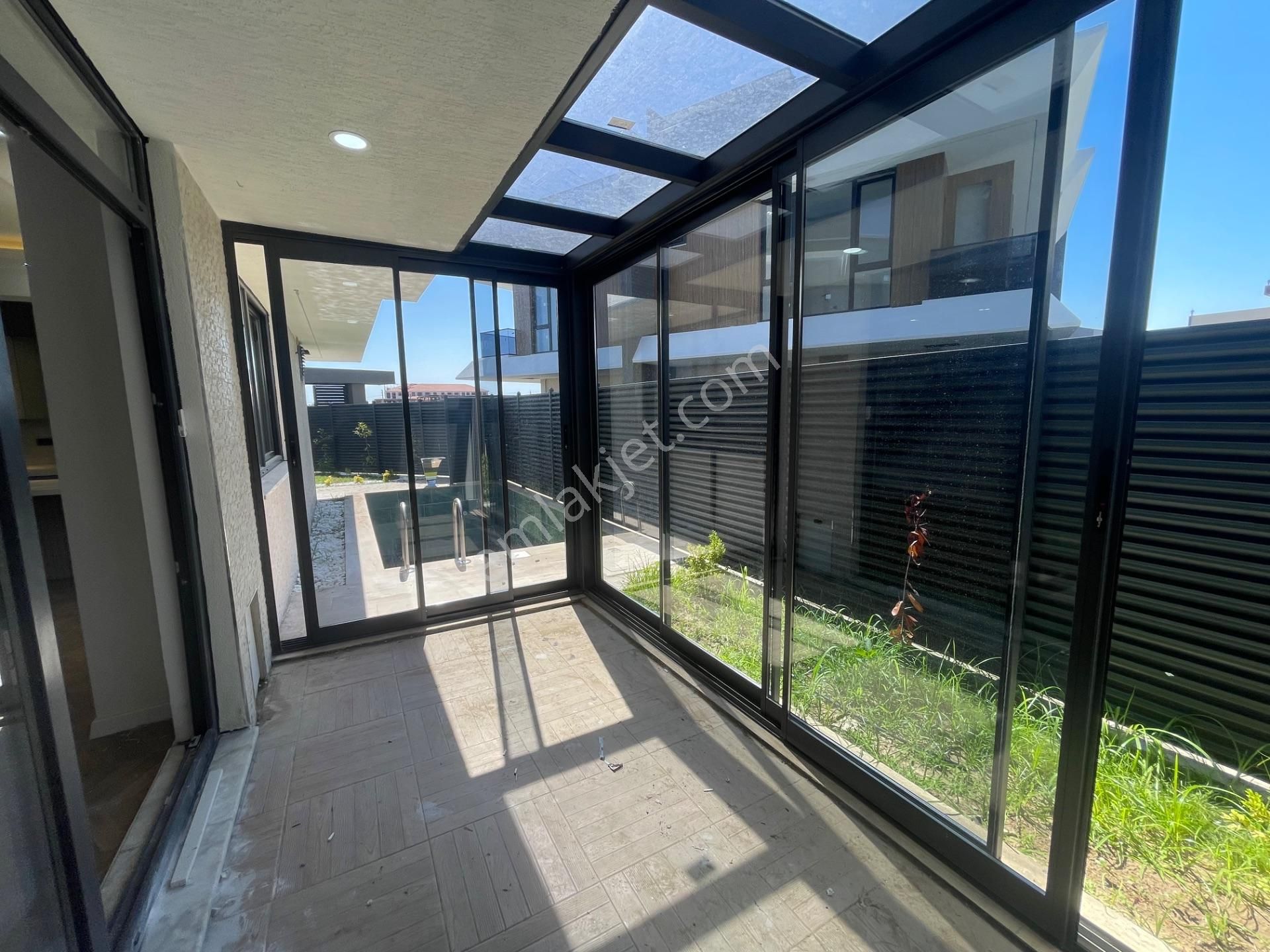 Lüks Yaşamın Yeni Tanımı: Solar Panel, Isıtmalı Havuz 3+1 Villa - Görsel 11