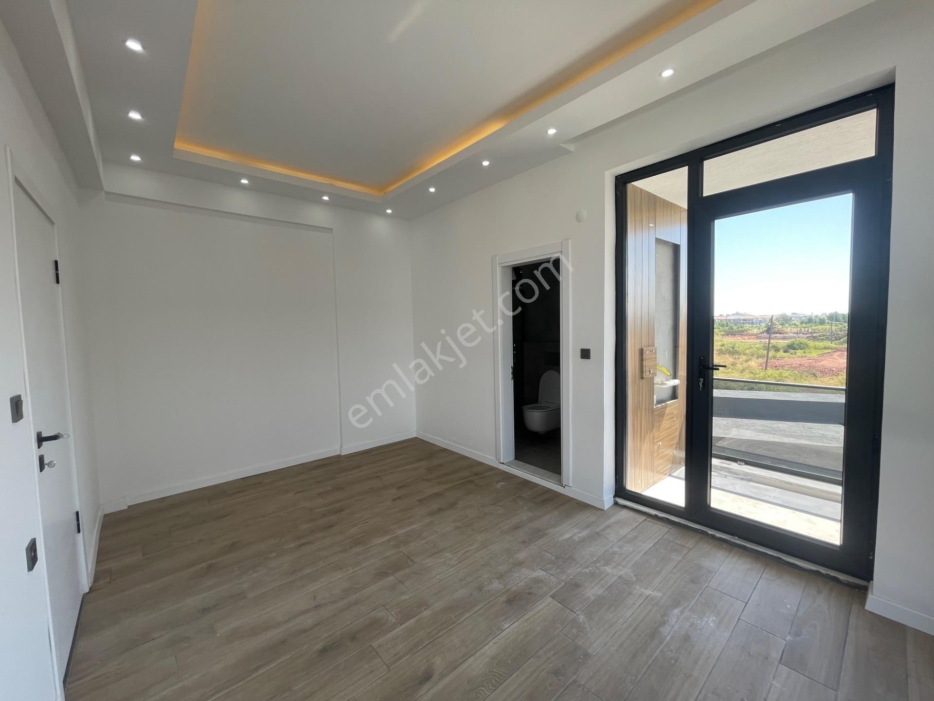 Lüks Yaşamın Yeni Tanımı: Solar Panel, Isıtmalı Havuz 3+1 Villa - Görsel 22