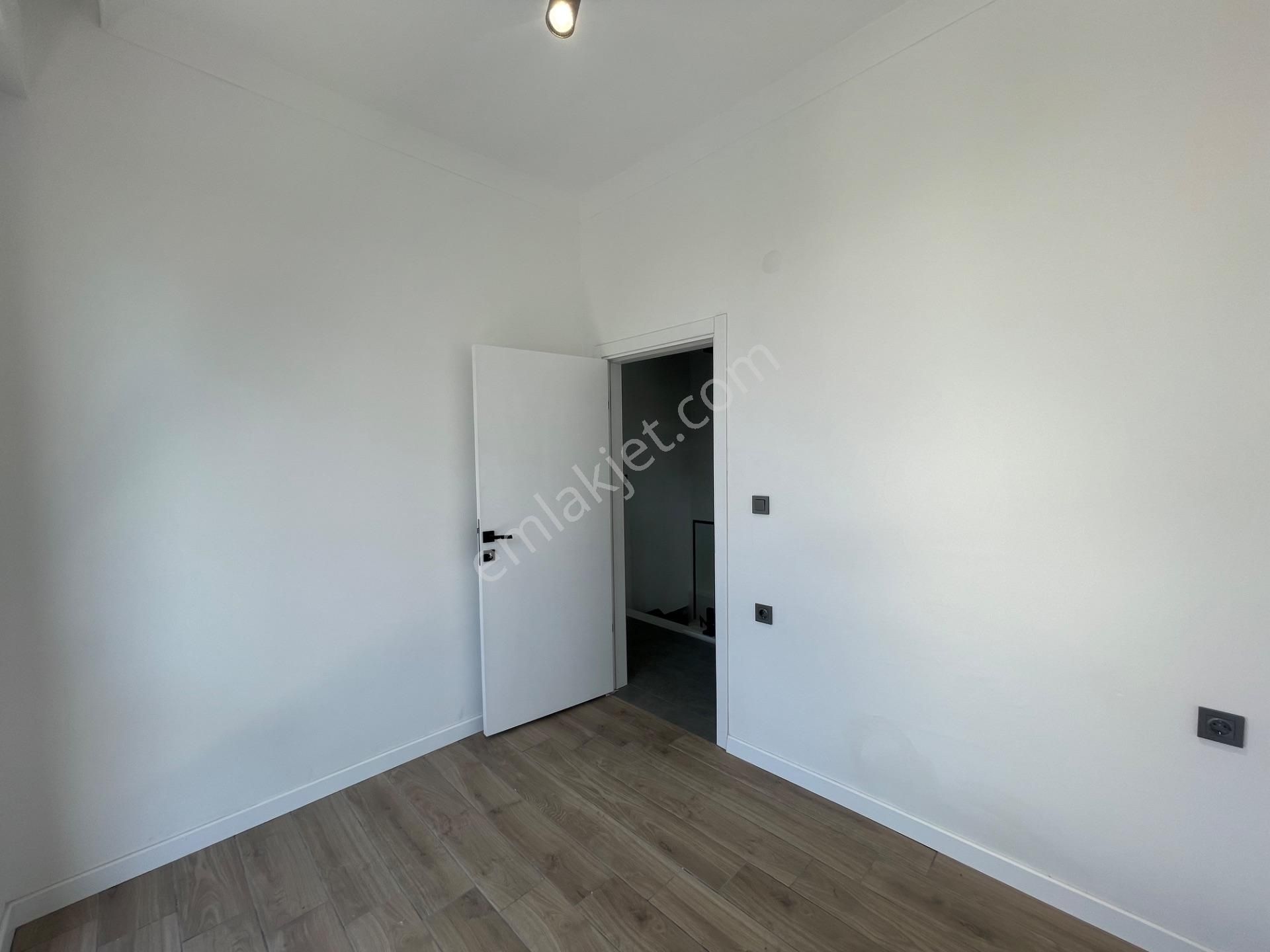 Lüks Yaşamın Yeni Tanımı: Solar Panel, Isıtmalı Havuz 3+1 Villa - Görsel 20