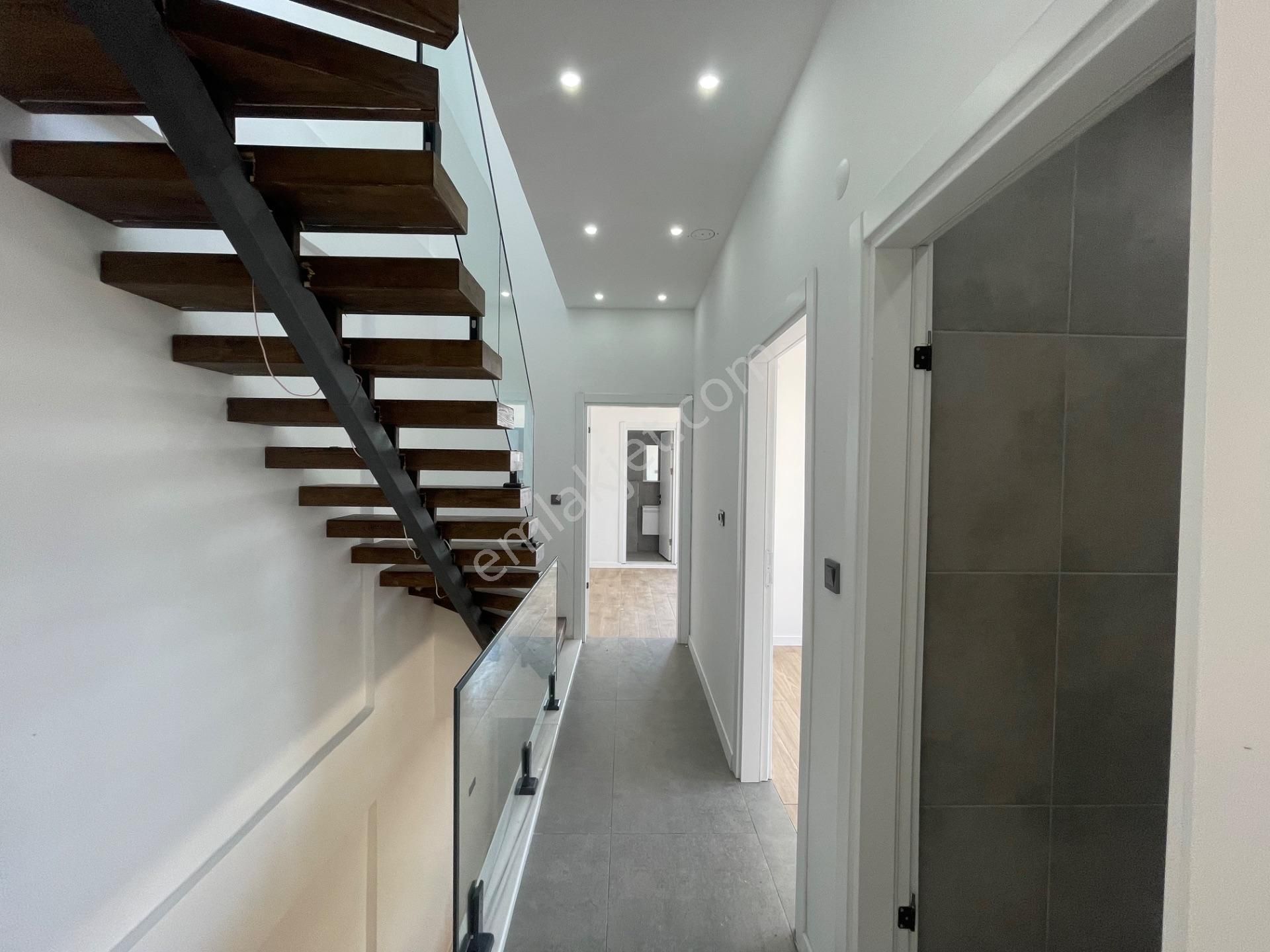 Lüks Yaşamın Yeni Tanımı: Solar Panel, Isıtmalı Havuz 3+1 Villa - Görsel 18