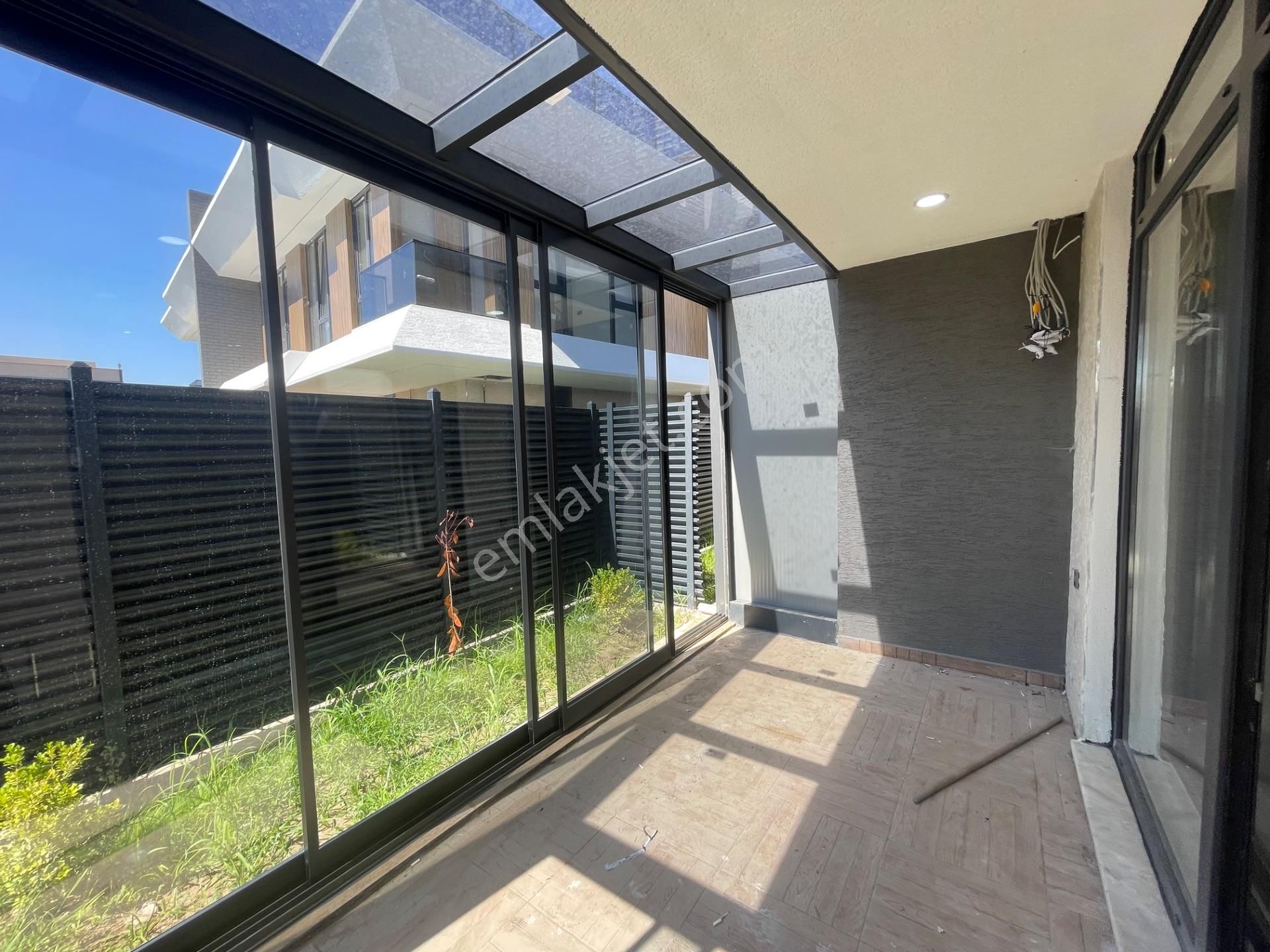 Lüks Yaşamın Yeni Tanımı: Solar Panel, Isıtmalı Havuz 3+1 Villa - Görsel 13