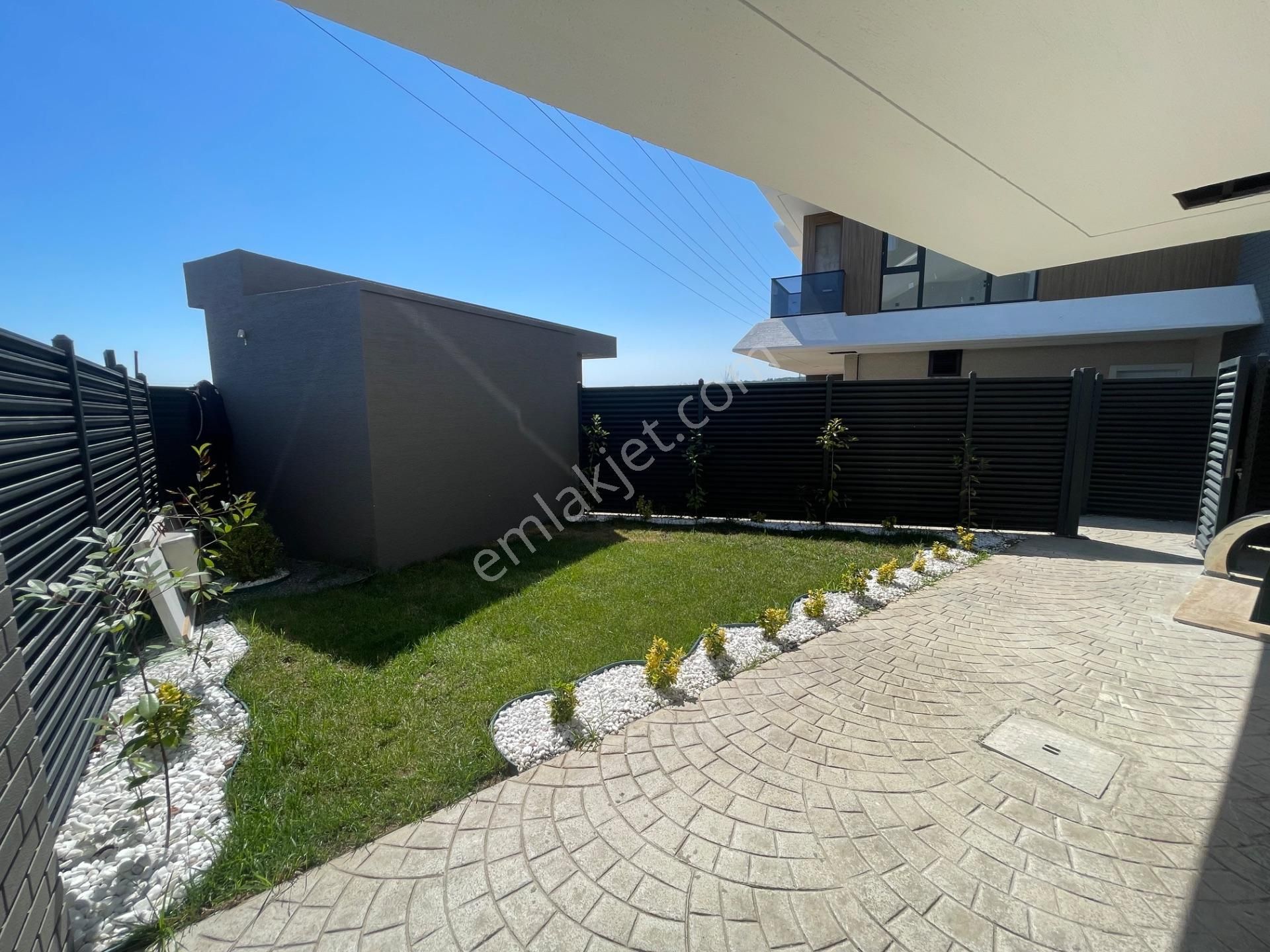 Lüks Yaşamın Yeni Tanımı: Solar Panel, Isıtmalı Havuz 3+1 Villa - Görsel 32