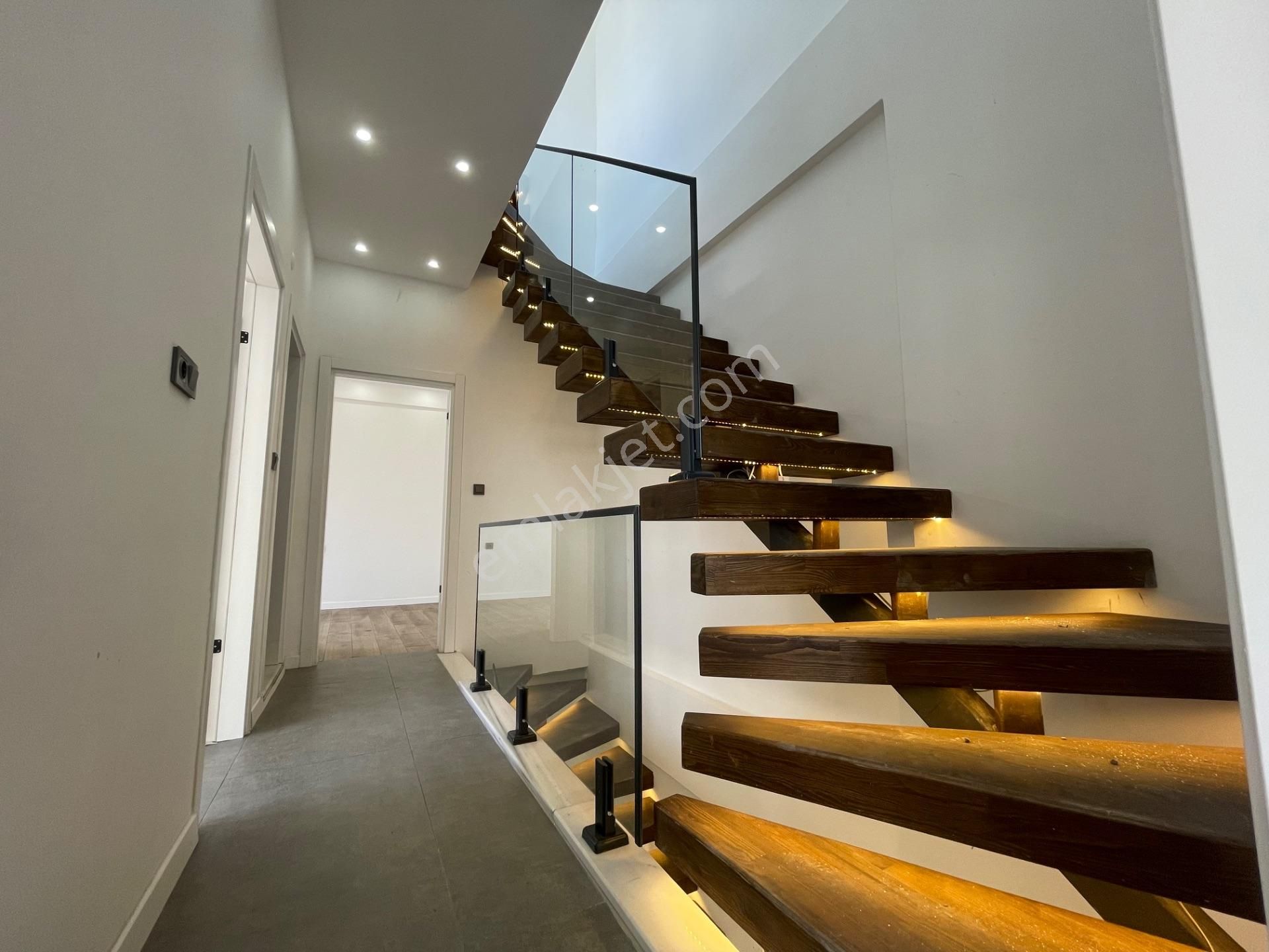 Lüks Yaşamın Yeni Tanımı: Solar Panel, Isıtmalı Havuz 3+1 Villa - Görsel 25