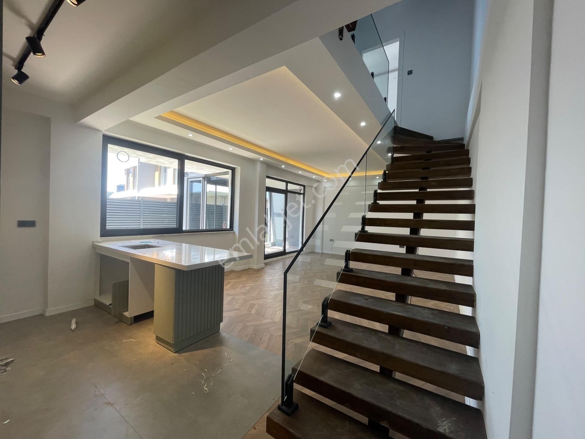 Lüks Yaşamın Yeni Tanımı: Solar Panel, Isıtmalı Havuz 3+1 Villa - Görsel 6