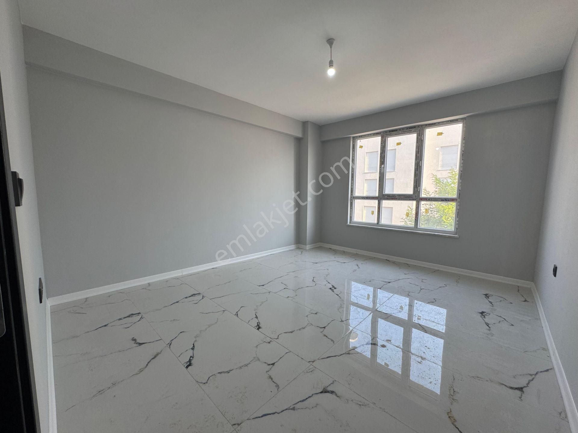 Batıkent Mh Gündüz Ökçün Blv Yakını Önü Açık 3+1 Daire Oa-83