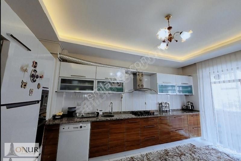 Onur Emlak Şefikcan Site İçi Kapalı Otoparklı Ara Kat 4+1 Daire