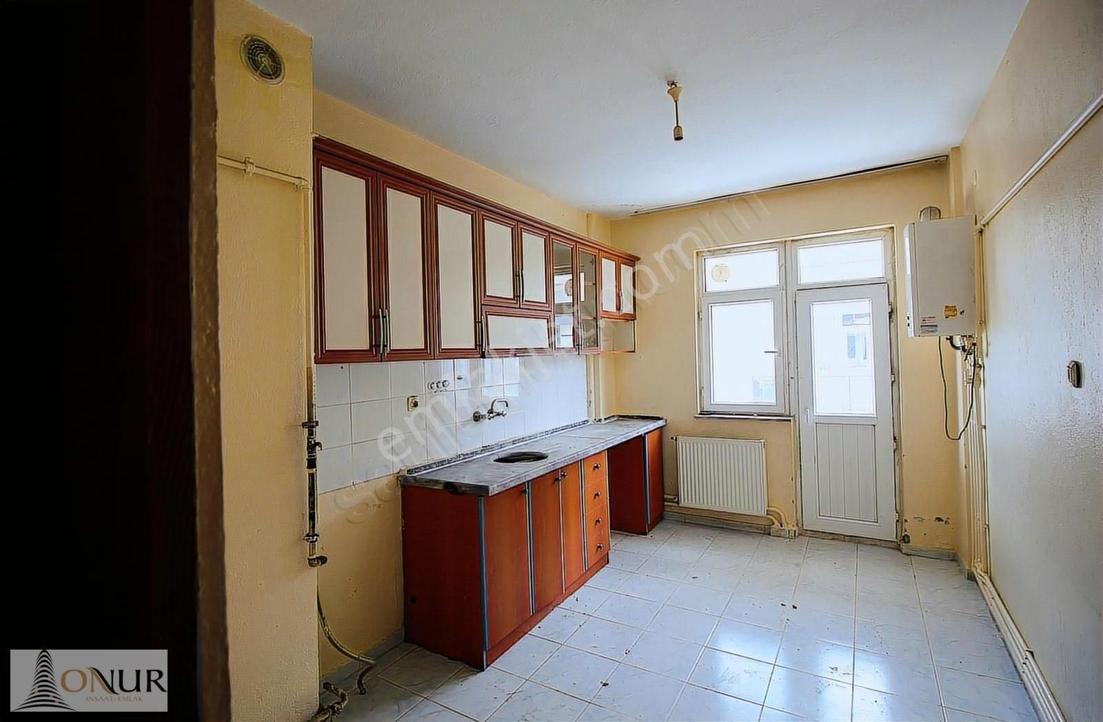 Onur Emlak Bosna Hersek Mah. 2+1 Kiralık Daire