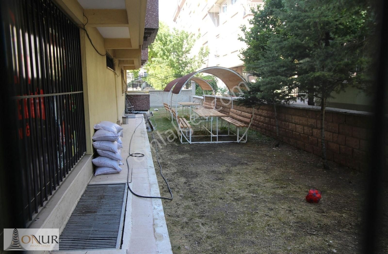 Onur Emlak Ahmet Özcan Cad. Kapalı Otopark Yüksek Giriş Kiralık