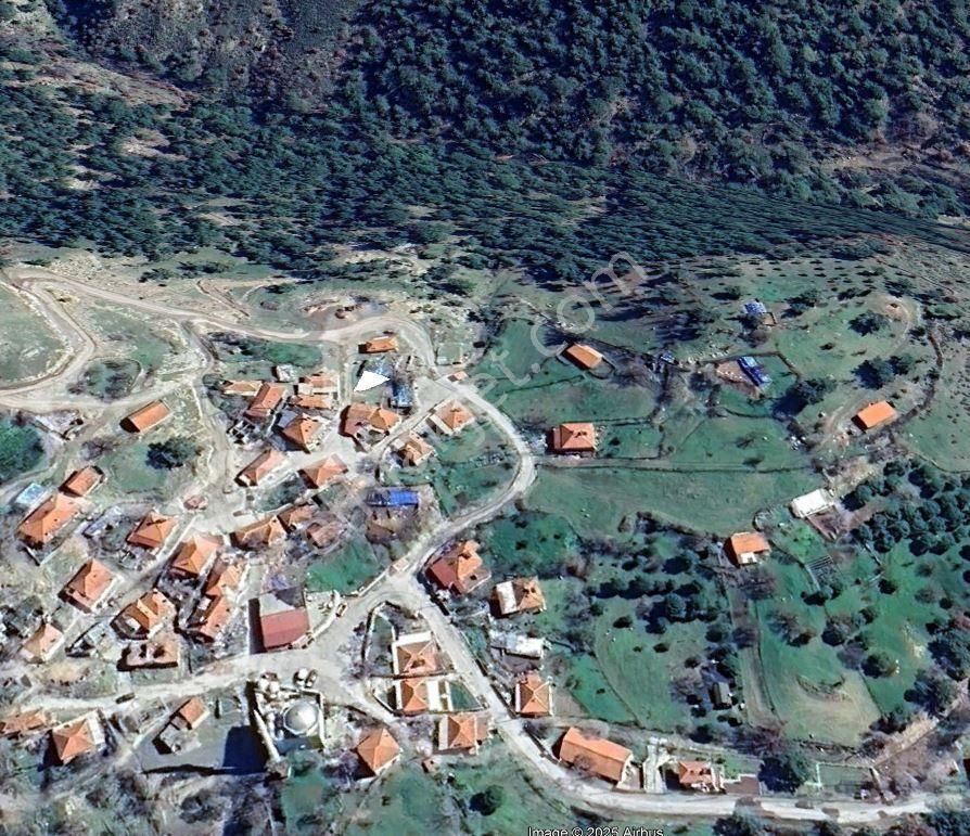 Burhaniye Çamtepe Mahallesinde Satılık Dam Ve Arsası