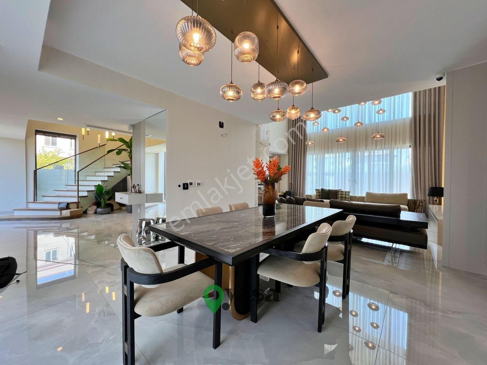 Yaşa Gyd - Özel Tasarım Ultra Lüks Eşyalı Satılık Tripleks Villa - Görsel 2