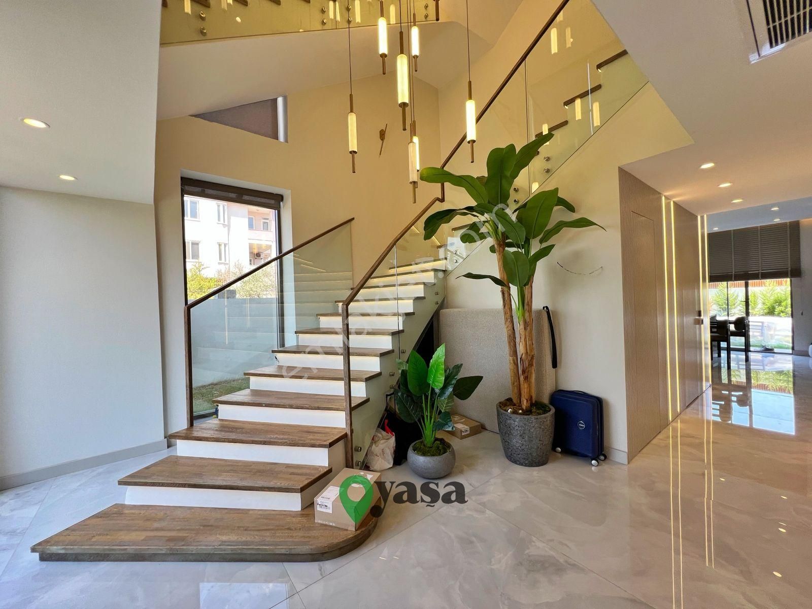 Yaşa Gyd - Özel Tasarım Ultra Lüks Eşyalı Satılık Tripleks Villa - Görsel 14