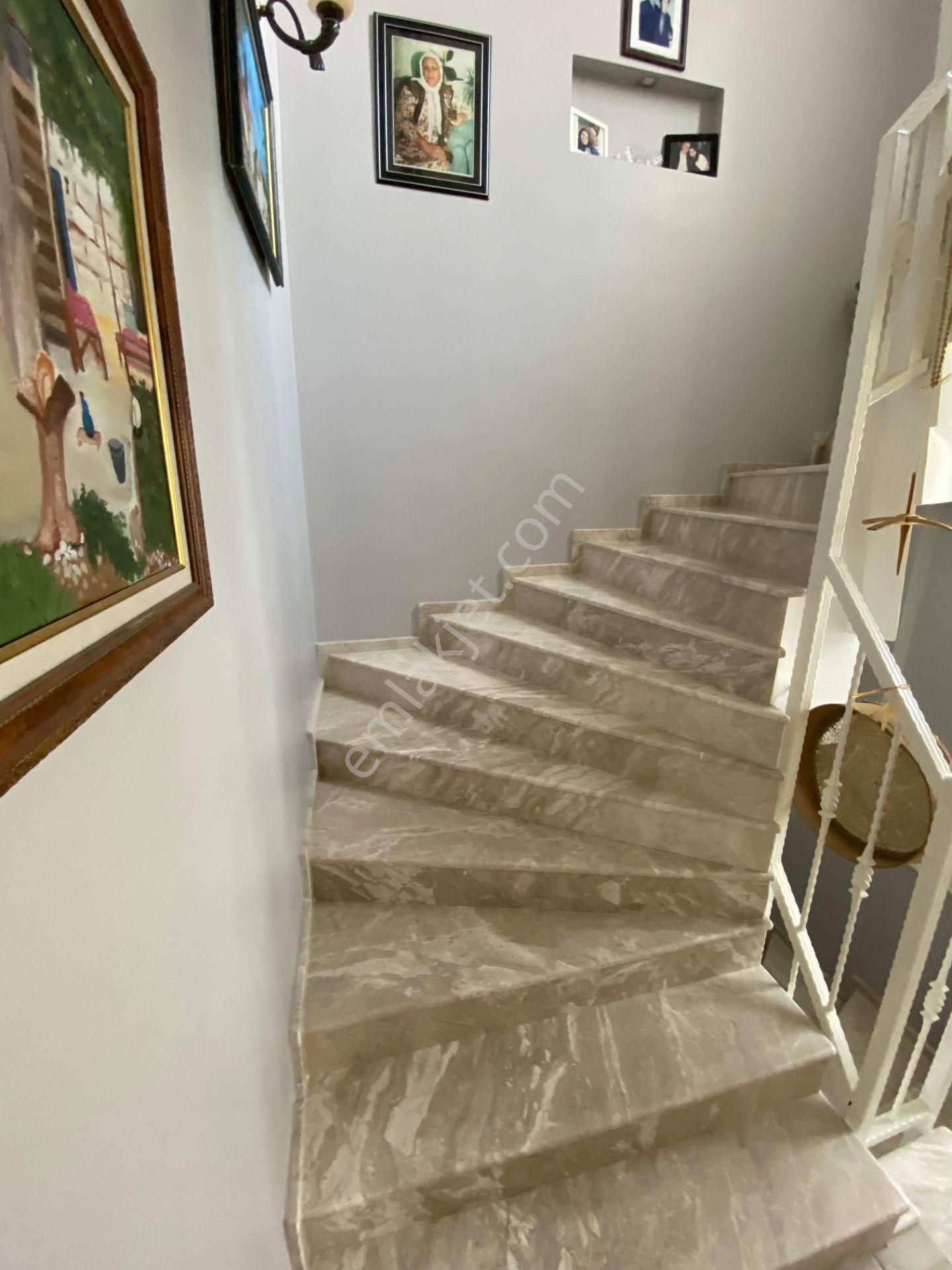 Dikili'de Sahibinden Satılık 481m² Köşe Arsada Tripleks Müstakil Villa -denize 800m Yürüme Mesafesi - Görsel 12