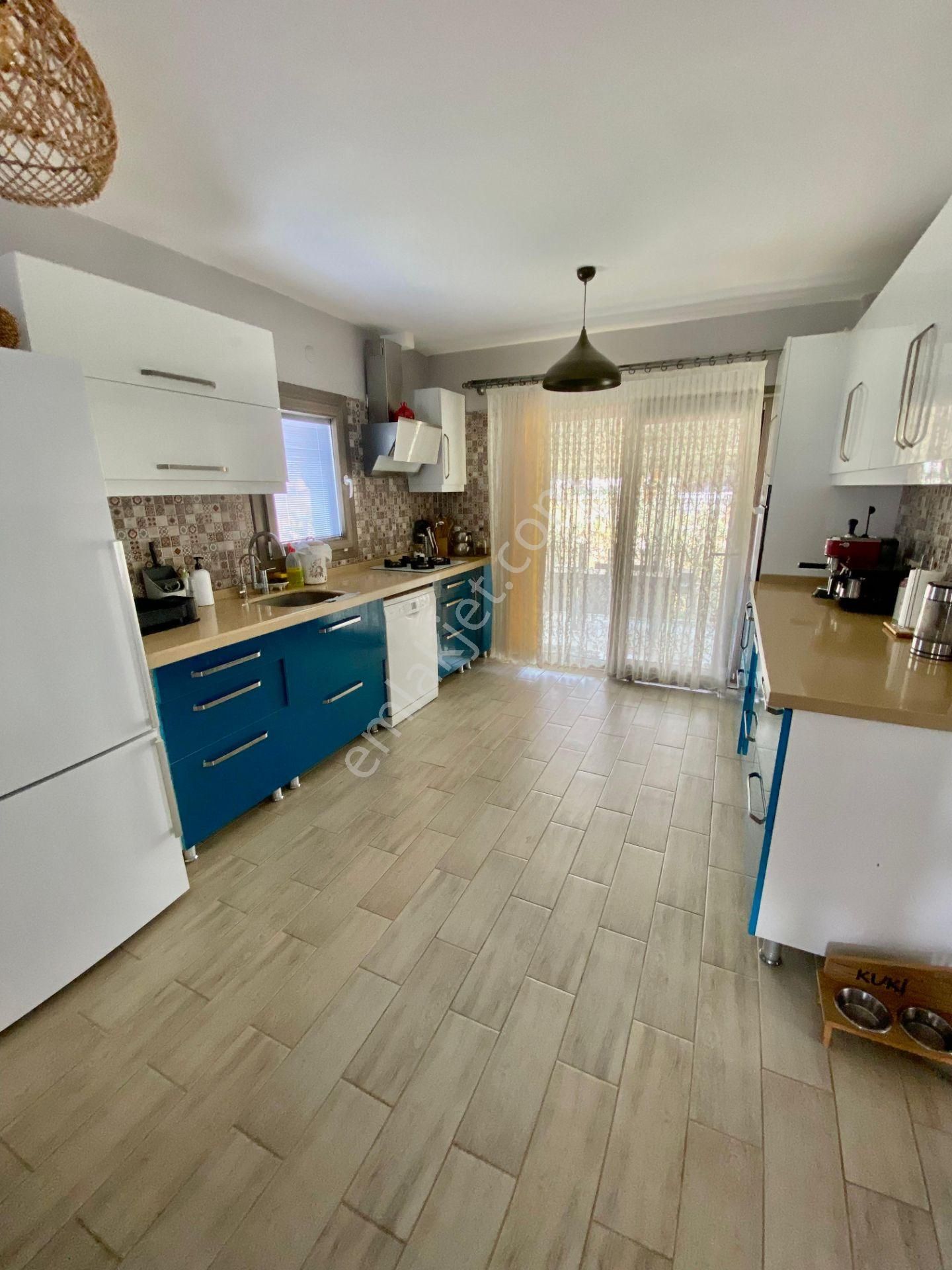 Dikili'de Sahibinden Satılık 481m² Köşe Arsada Tripleks Müstakil Villa -denize 800m Yürüme Mesafesi - Görsel 7