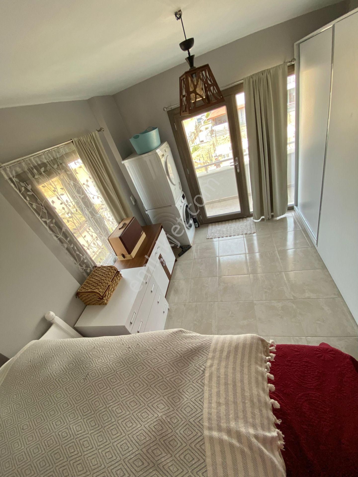 Dikili'de Sahibinden Satılık 481m² Köşe Arsada Tripleks Müstakil Villa -denize 800m Yürüme Mesafesi - Görsel 15