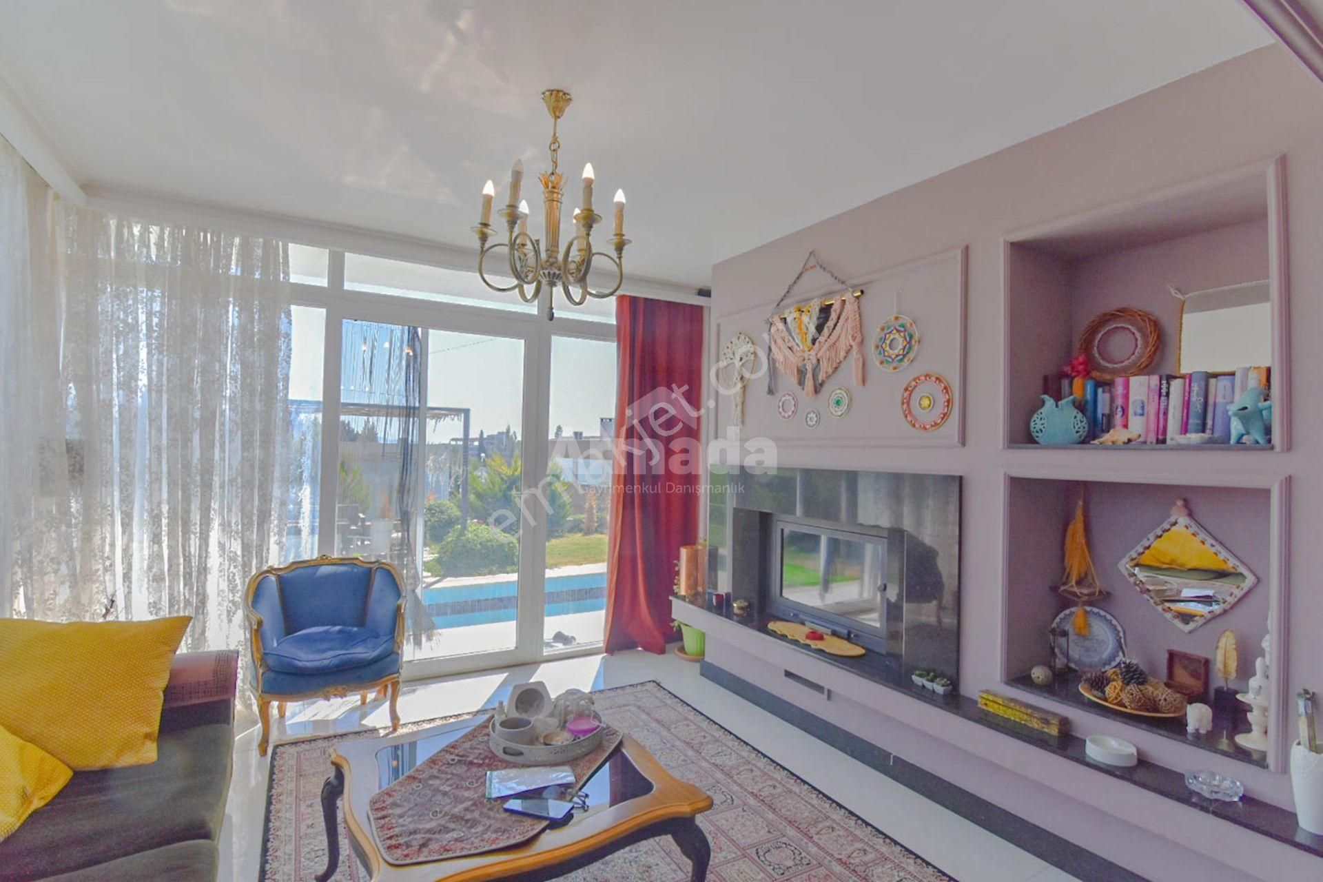 Kuşadası Değirmenderede Lüks Kiralık Villa