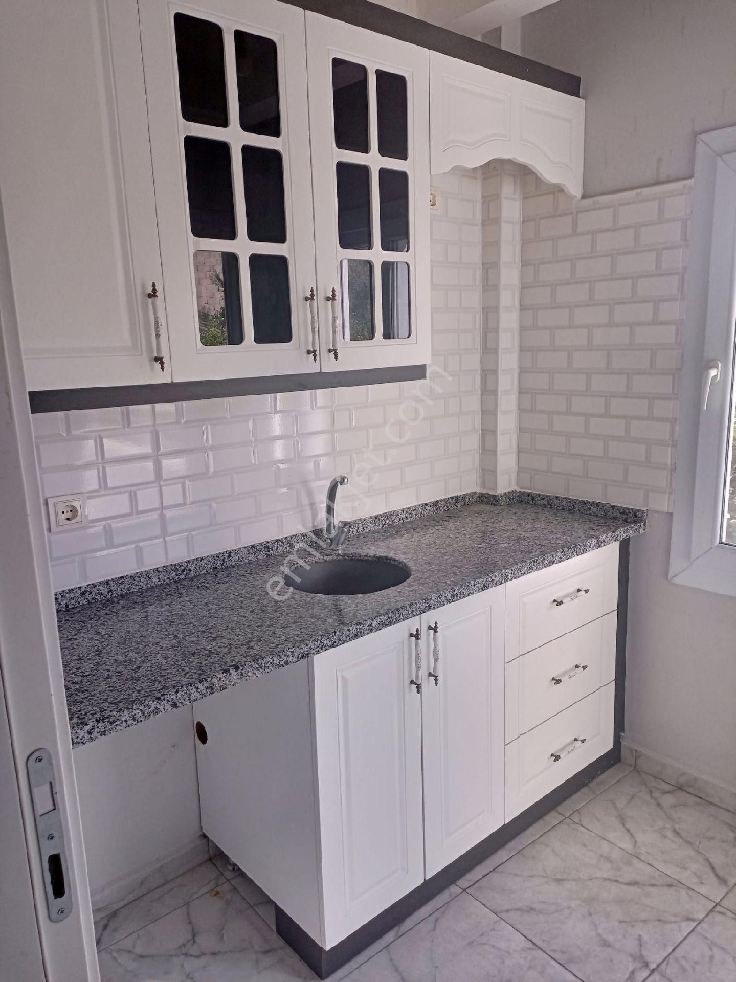 Erdemli Adliyeye Yakın Mufağı Ayrı 1+1 Yeni Satılık Daire