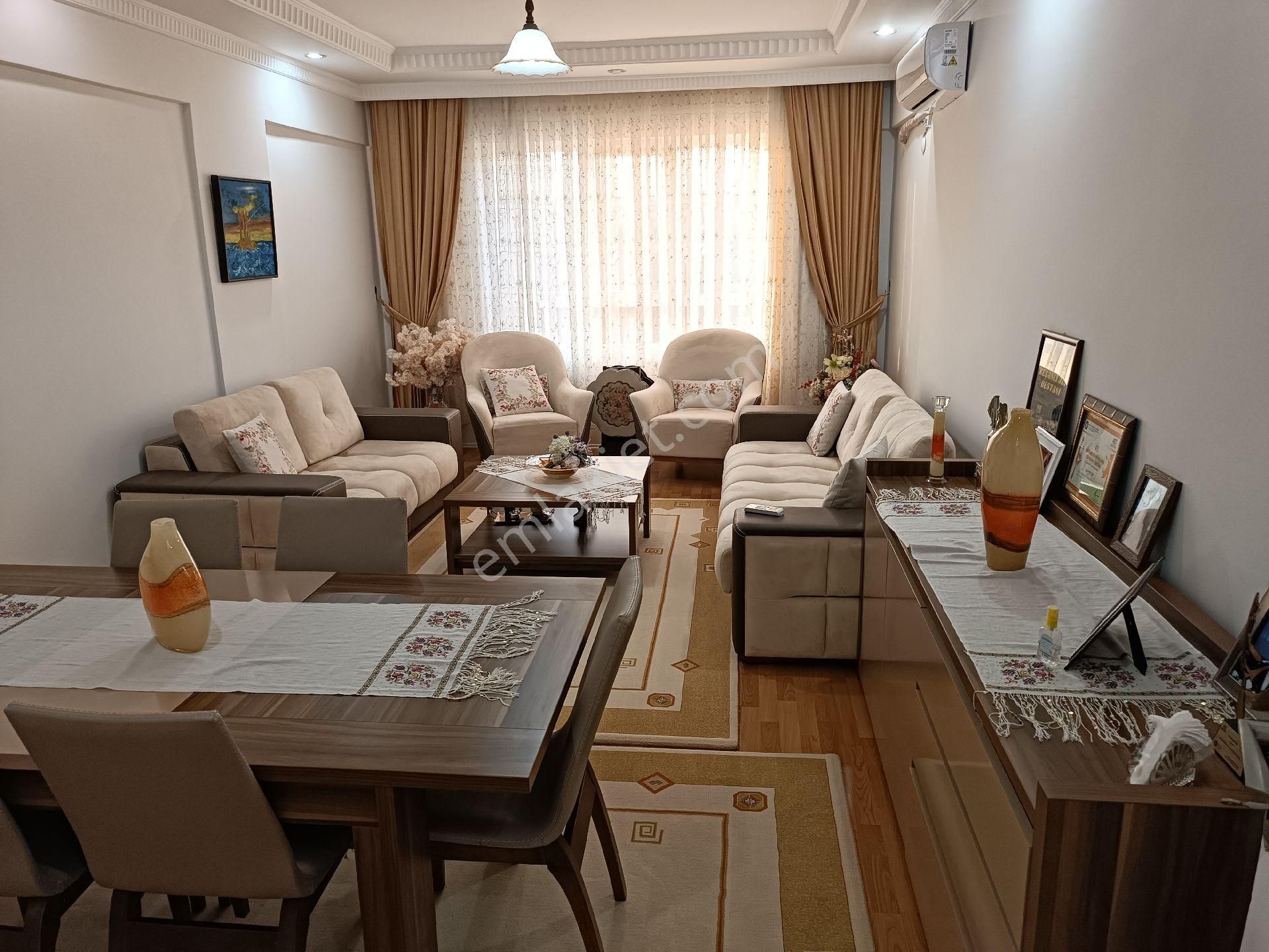 Pazarcı Mahallesinde Satılık Geniş Daire Arayanlara 3+1 Daire.