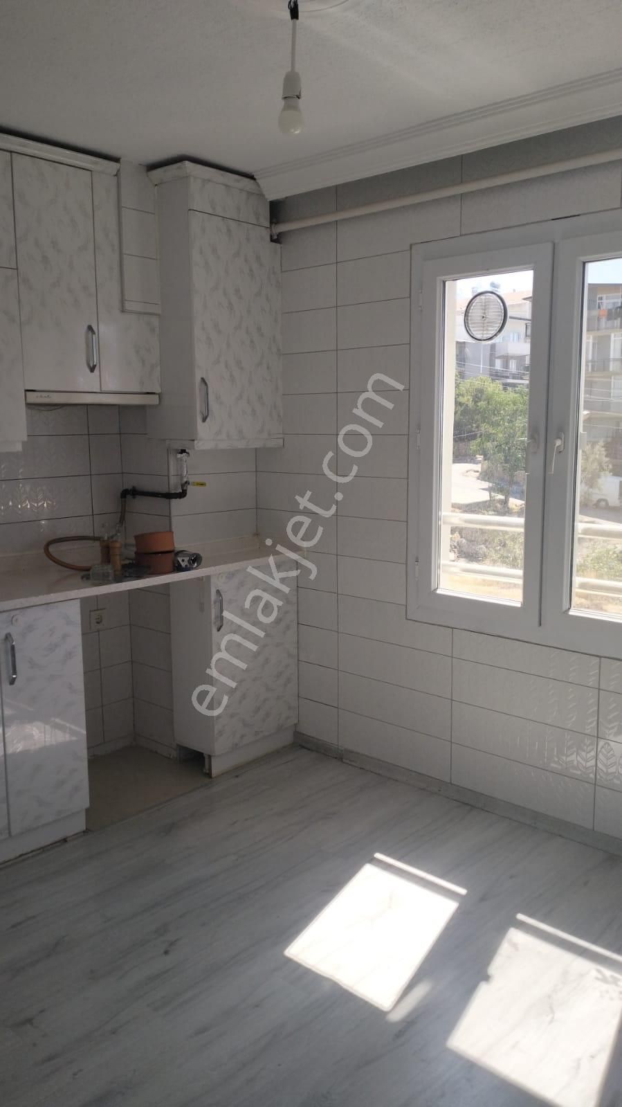 Bornova Atatürk Mah. Kiralık 3+1 Doğalgazlı Ve Klimalı Daire - Görsel 3