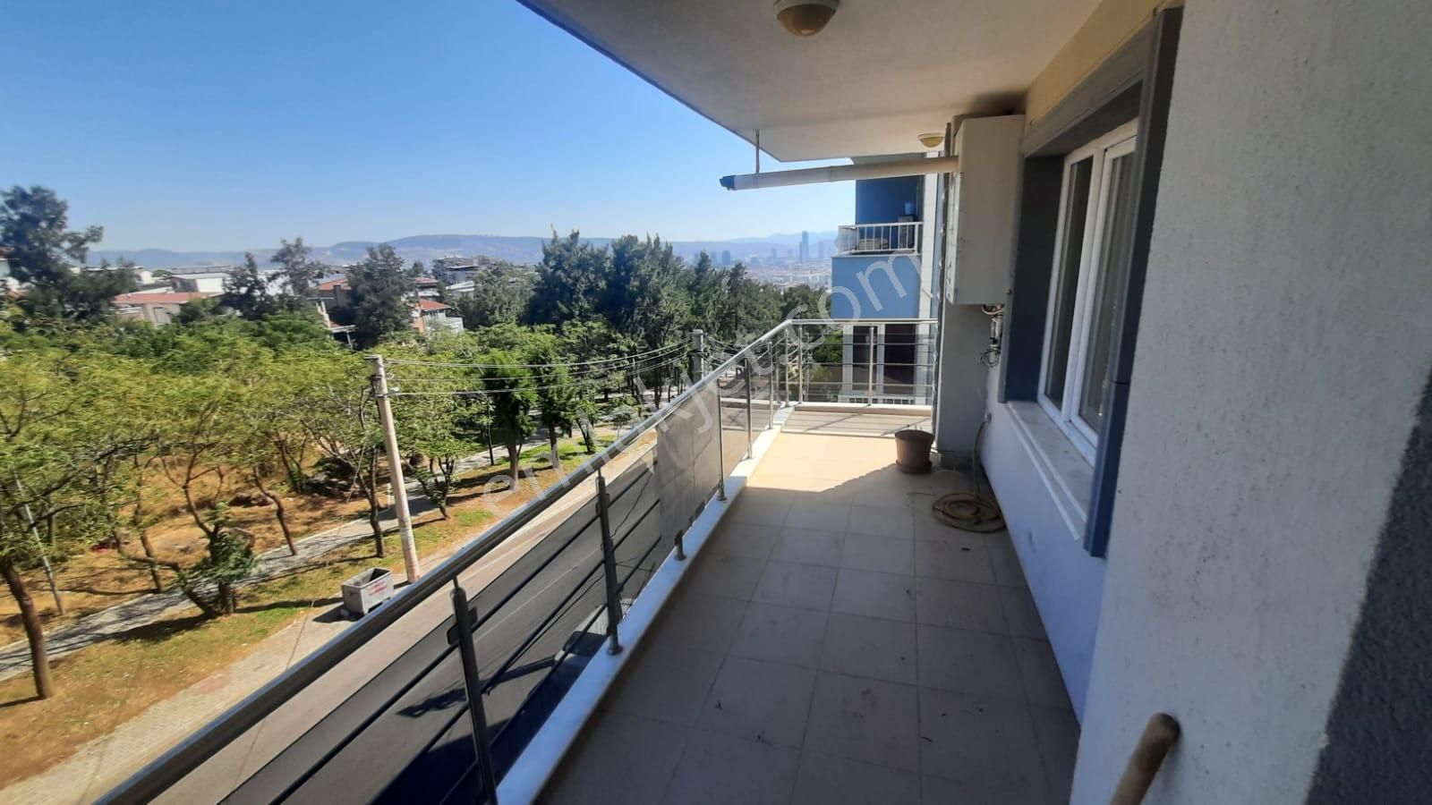 Bornova Atatürk Mah. Kiralık 3+1 Doğalgazlı Ve Klimalı Daire - Görsel 15