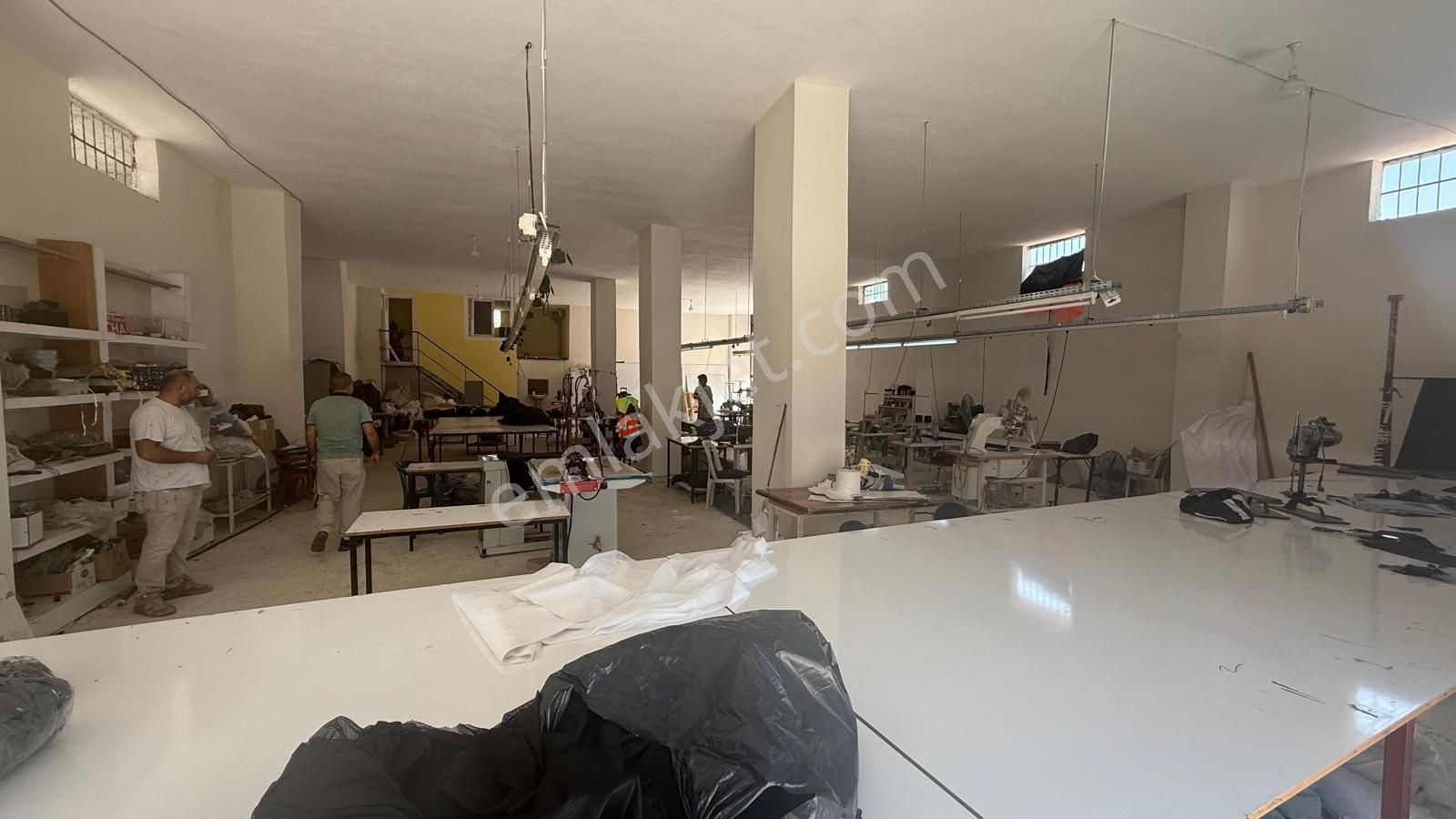 Zorlu Gayrimenkul'den Güzelevler Mah'de 335m2 Kiralık İşyeri - Görsel 4