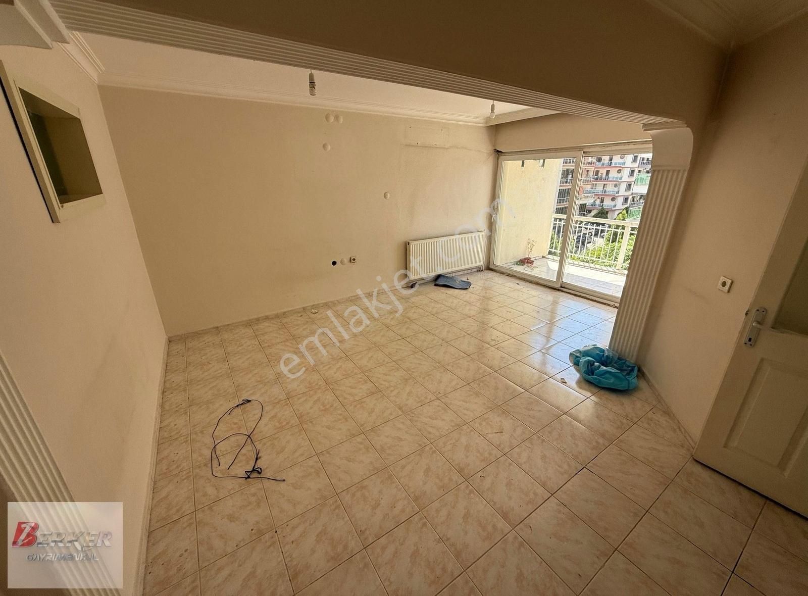 Hafsa Sultan Mh. Site İçerisinde Kiralık 3+1 Arakat Daire
