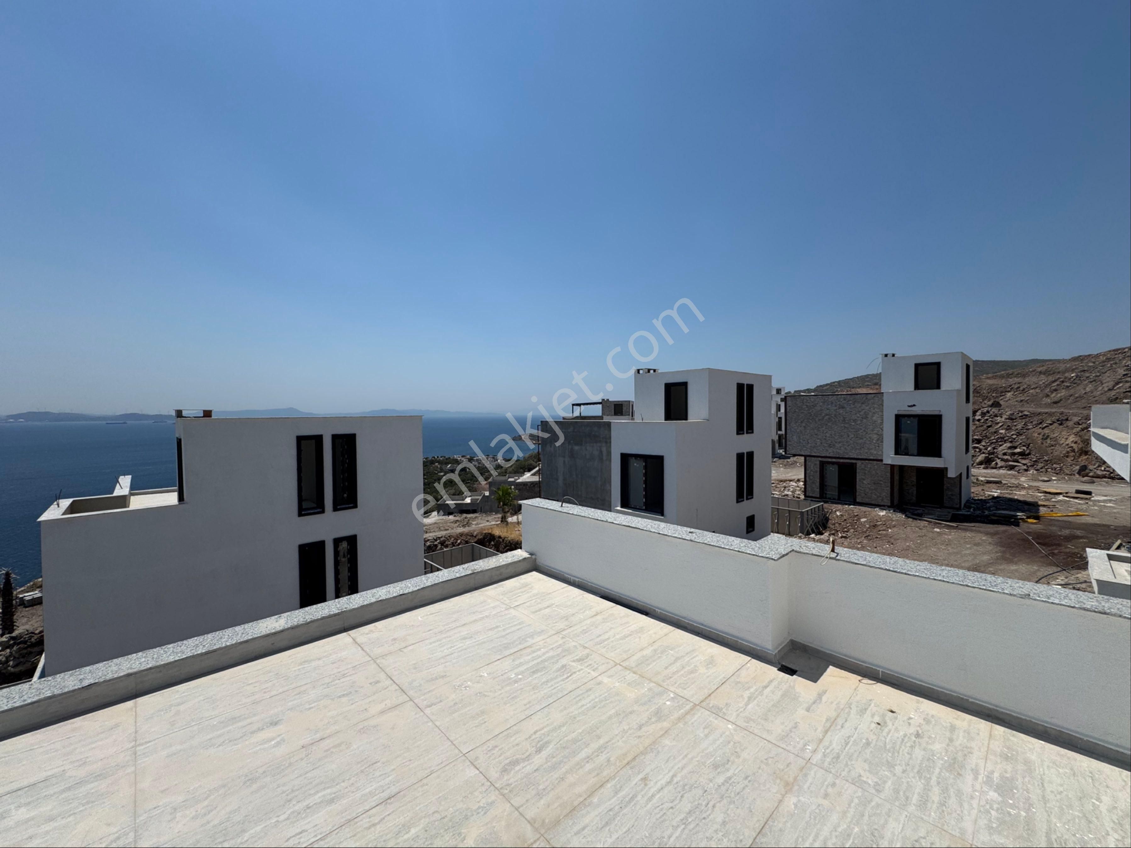 Çandarlı'da Deniz Manzaralı Tam Müstakil 3+1 Satılık Villa - Görsel 24