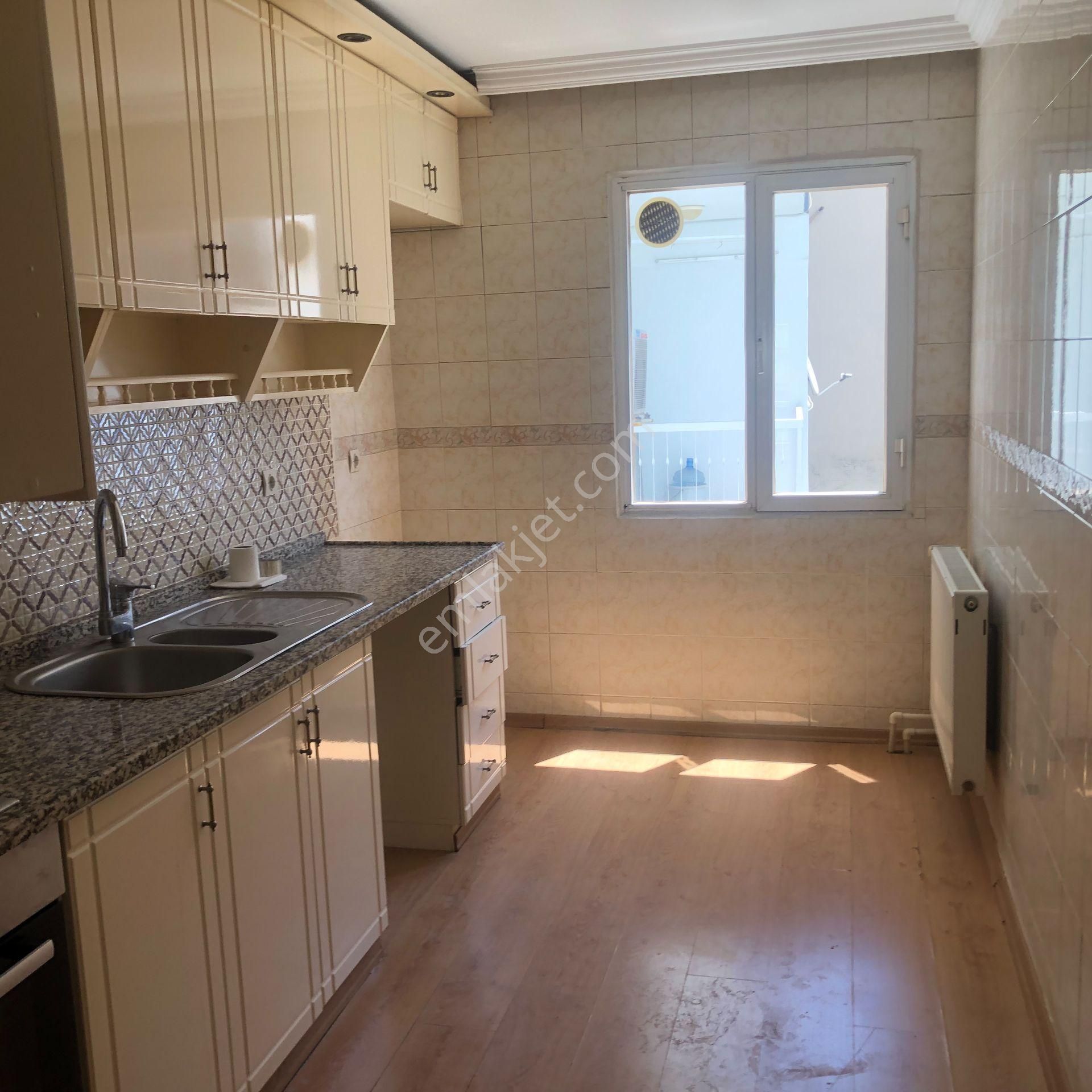 Karşıyaka Yalı Mahallesinde Kiralık 3+1 Daire