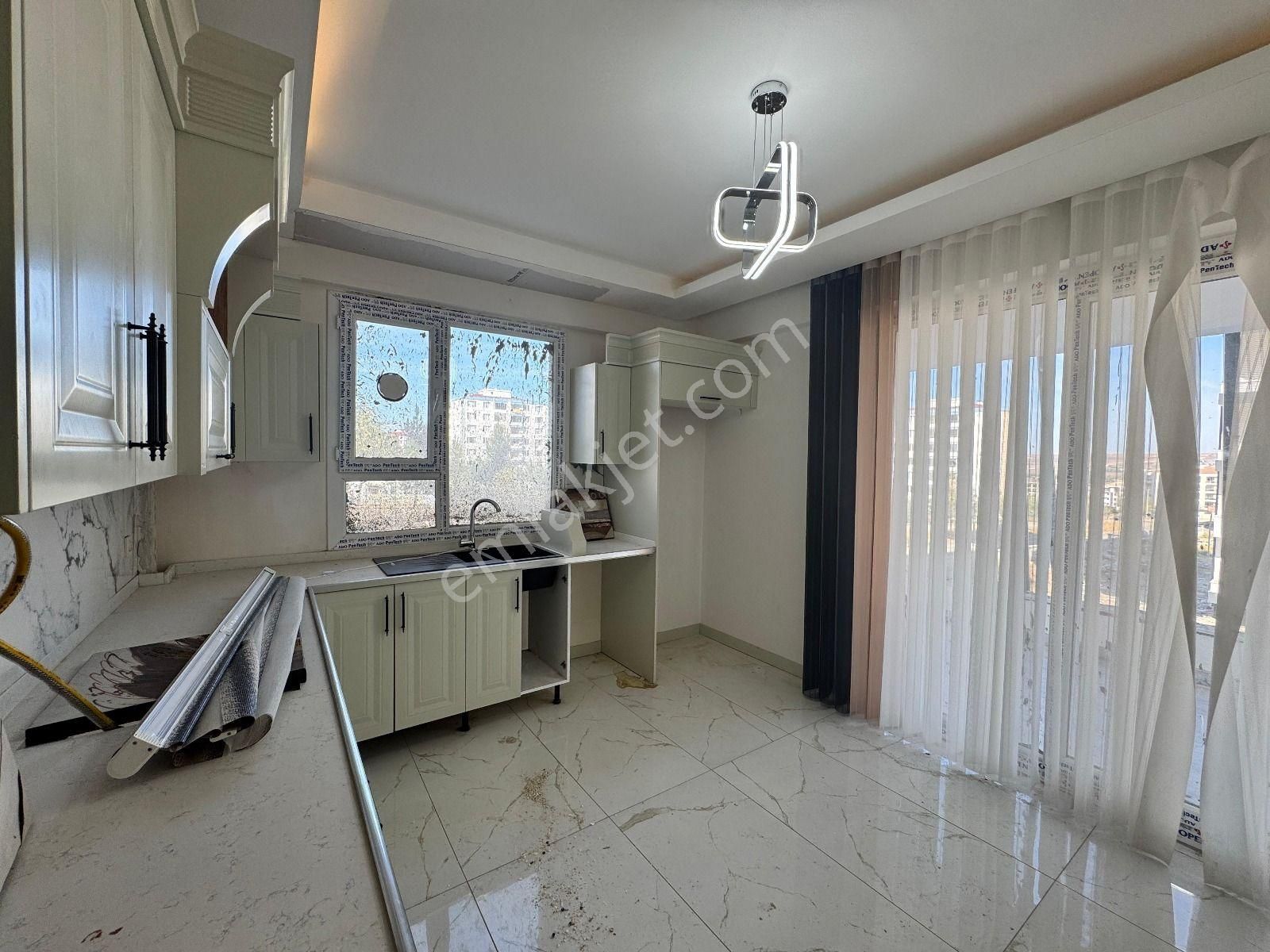 450 Evlerde Sıfır 100 Metre 2+1 Lüx Daire ( Farklı Kat Seçenekleri İle ) - Görsel 17