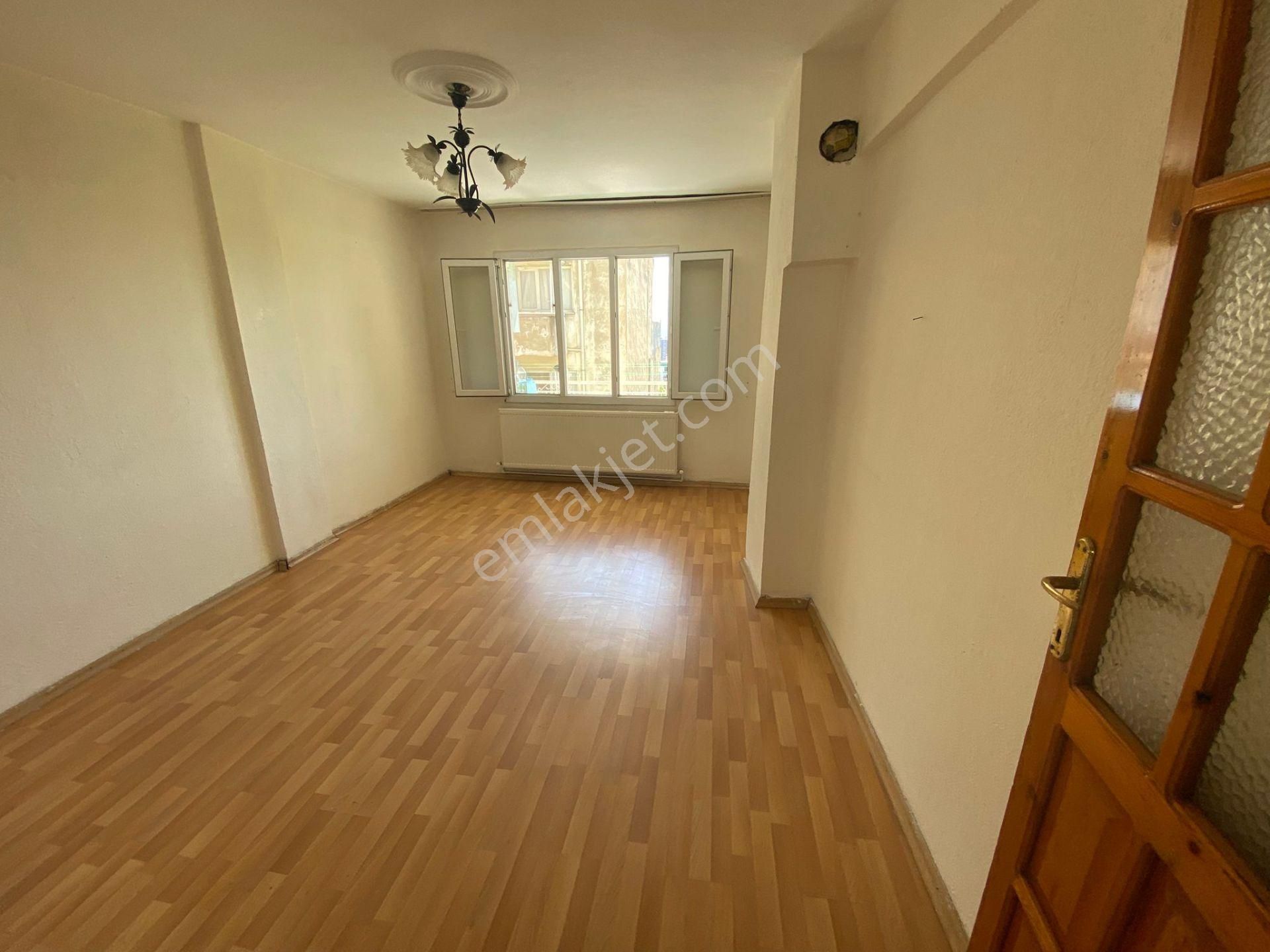 Buca Çamlık Mah.de Uçanyol Yakını 3+1 110m2 Dgazlı Ayrı Mutfak Arakat Kiralık Daire