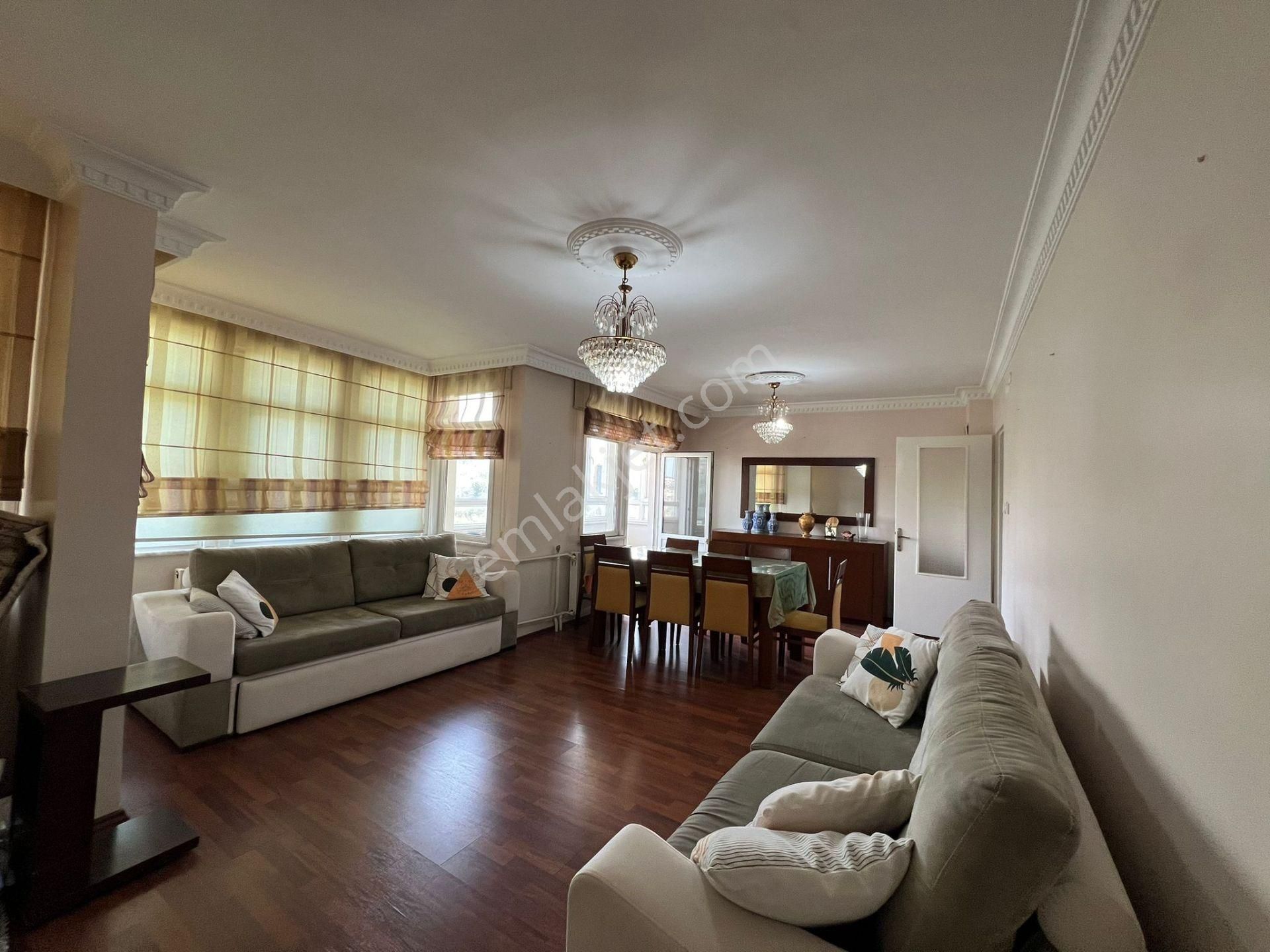 Remax Anı 'dan Ata 2 Sitesi 'nde 3+1 Eşyalı Kiralık Daire