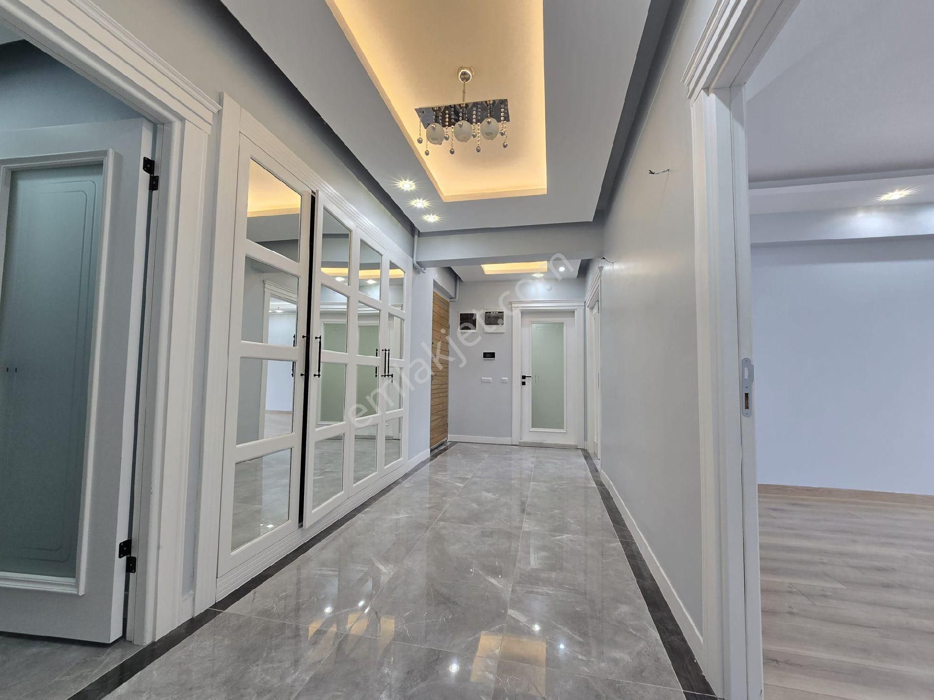 Güngör Caddesinde Satılık 4+1 Lüks Daire