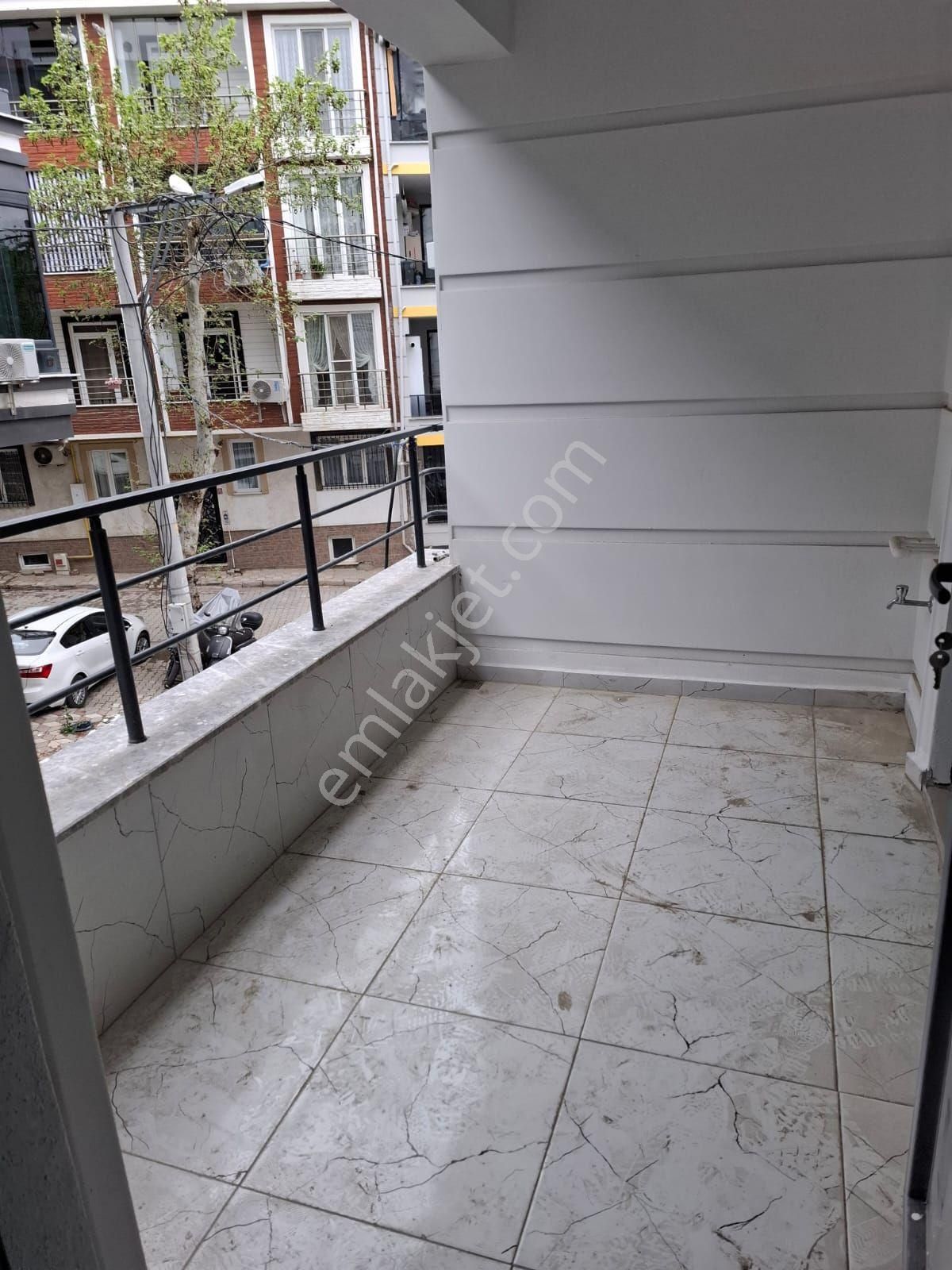 Balıkesir/edremit'te Üçgen Park 4.kat 2x1 89m2 Doğalgaz Kapıda Daire