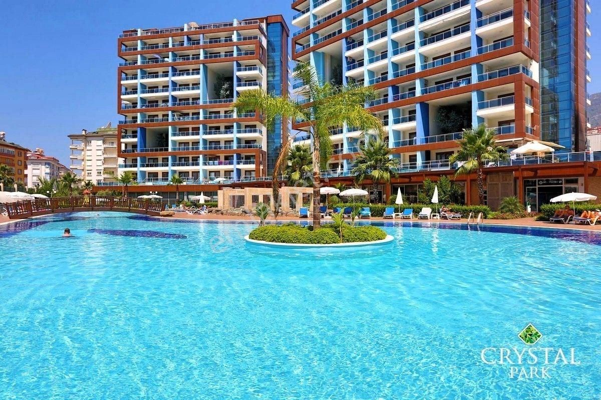 Alanya Cikcilli'de Ultra Lüks Sitede Teraslı Satılık Stüdyo Daire