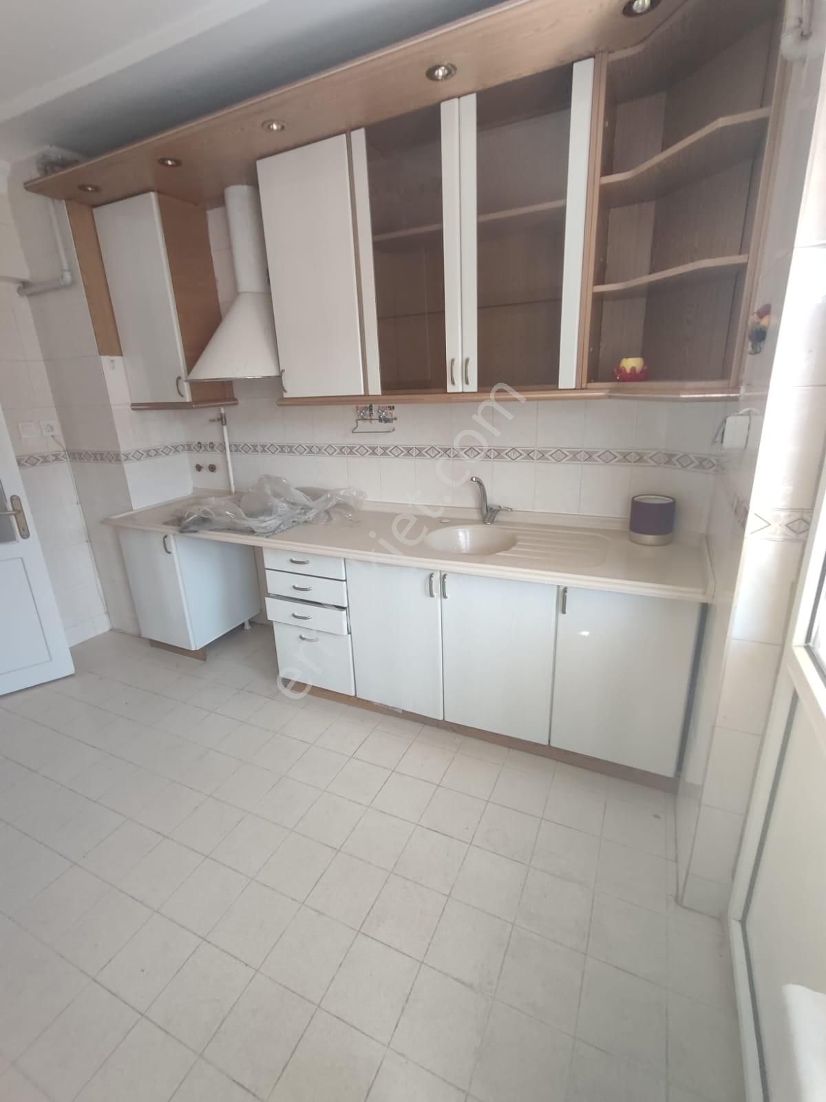 Kaan Emlaktan Kınıklı Da Hesaplı Kullanışlı Kiralık 2+1 Daire