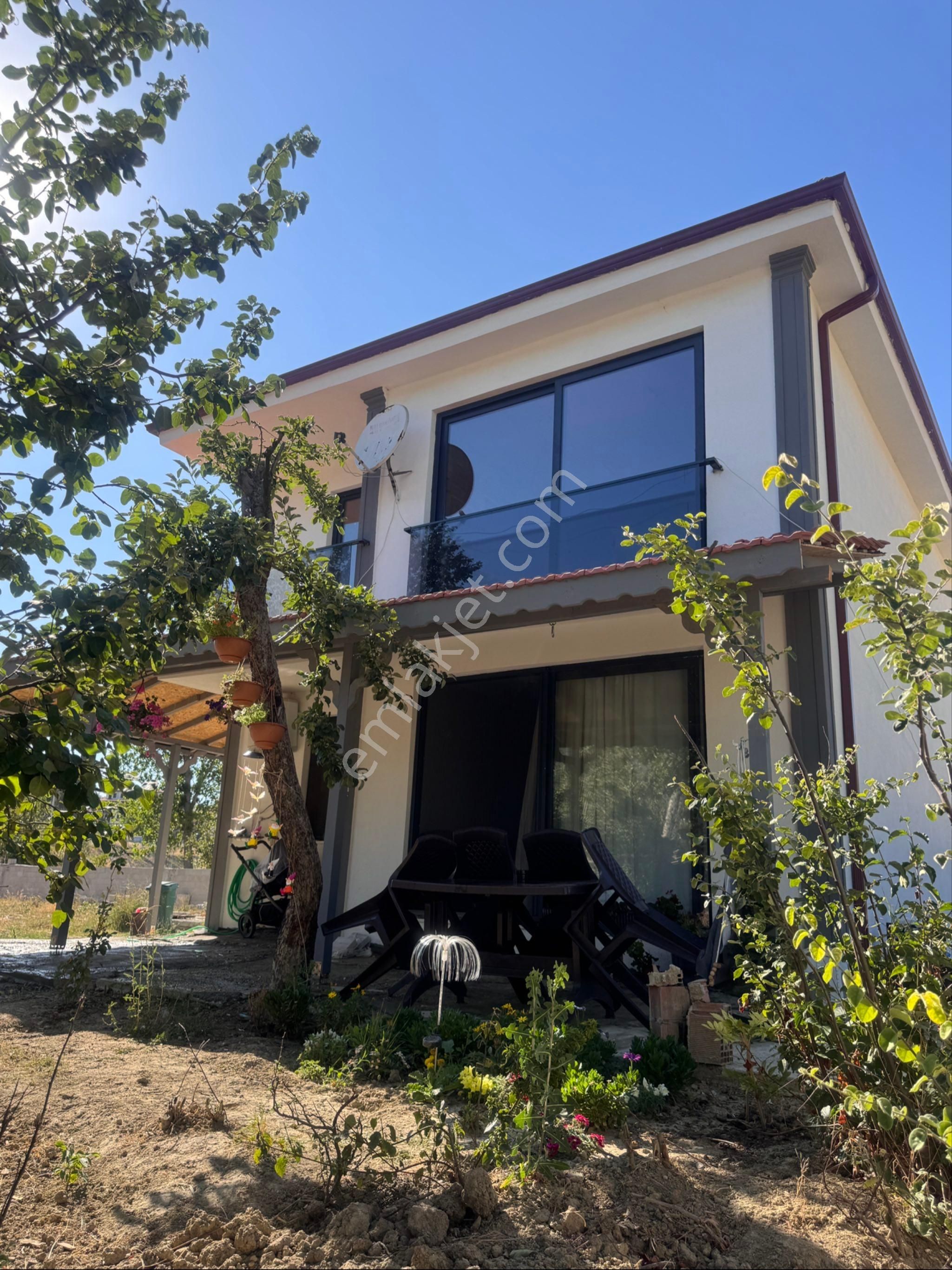 Sakarya Taraklı Da 2 Ayrı 2+1 Daire