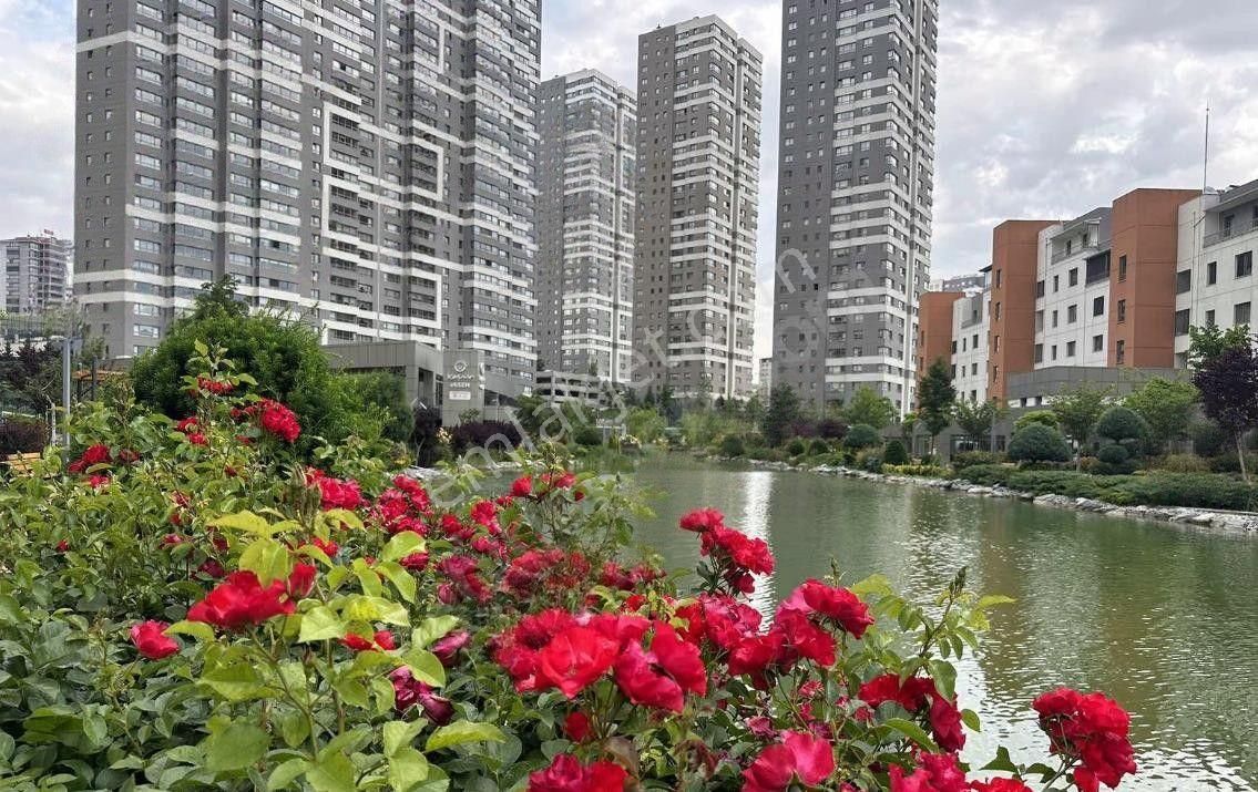 Kaşmir Gölevleri Yüksek Ara Kat Ve Göl Manzaralı 4+1 Daire