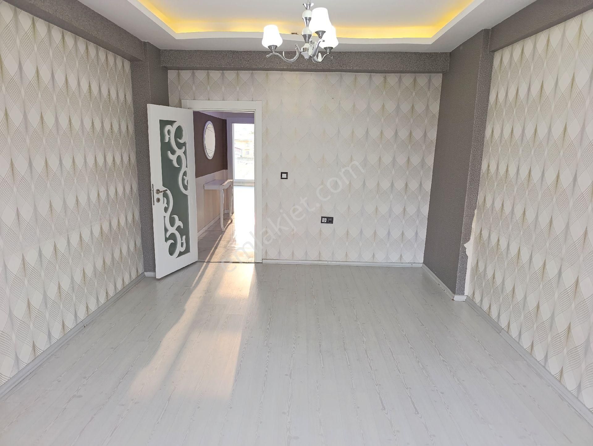 Bağcılarda ''acil'' 3+1 Havuzlu 2 Daire Üzeri Lüks Daire
