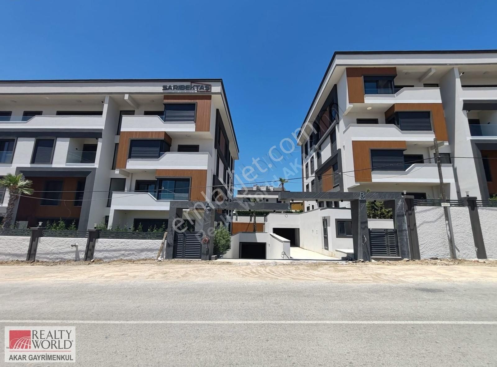 Rw Akar // Lilyumpark Sitesi'nde 30 M2 Bahçeli 2+1 Köşe Daire - Görsel 4