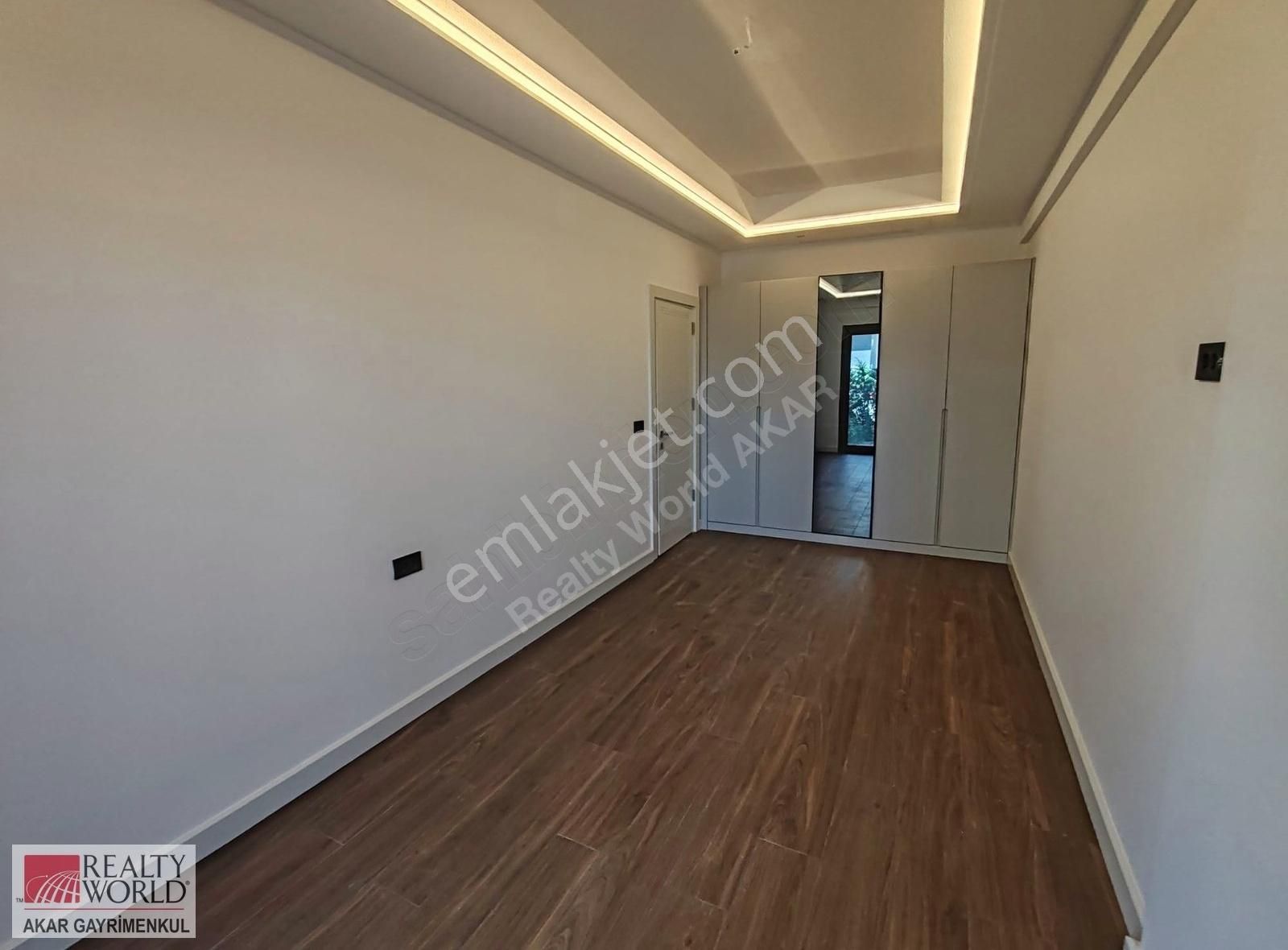 Rw Akar // Lilyumpark Sitesi'nde 30 M2 Bahçeli 2+1 Köşe Daire - Görsel 8
