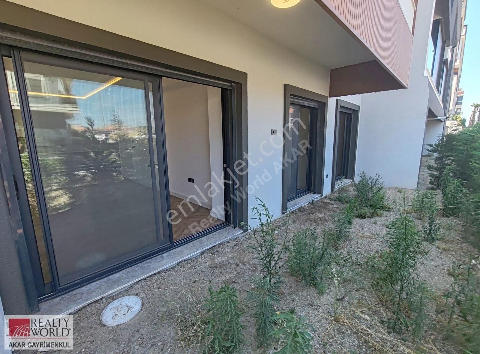 Rw Akar // Lilyumpark Sitesi'nde 30 M2 Bahçeli 2+1 Köşe Daire - Görsel 20