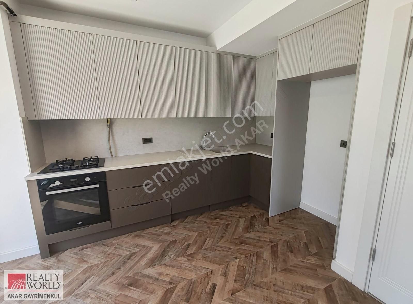 Rw Akar // Lilyumpark Sitesi'nde 30 M2 Bahçeli 2+1 Köşe Daire - Görsel 9