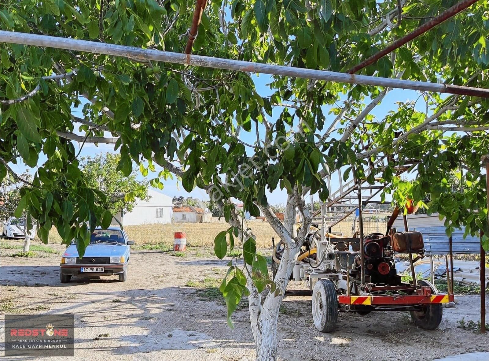 Ezine Kumburunda Arsa İçinde 3+1 Müstakil Ev Satılık