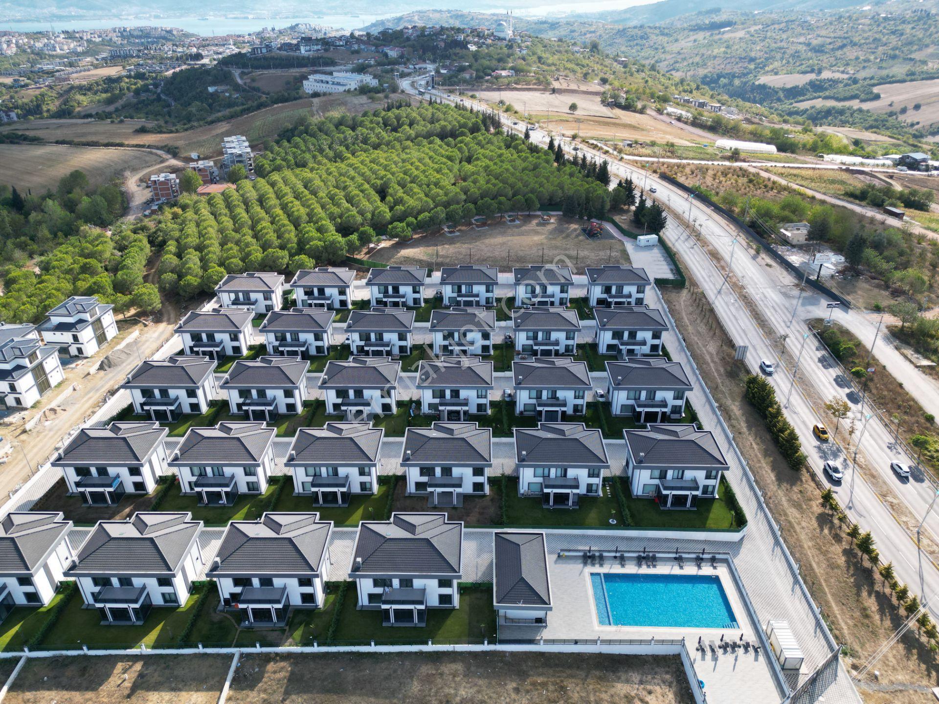 Kabaoğlu'da Zirve Konumda Villaların Hemen Yanı 666 M2 Arsa - Görsel 23