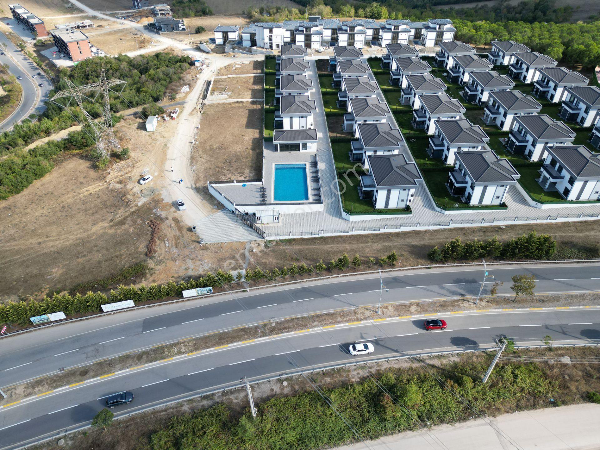 Kabaoğlu'da Zirve Konumda Villaların Hemen Yanı 666 M2 Arsa - Görsel 3