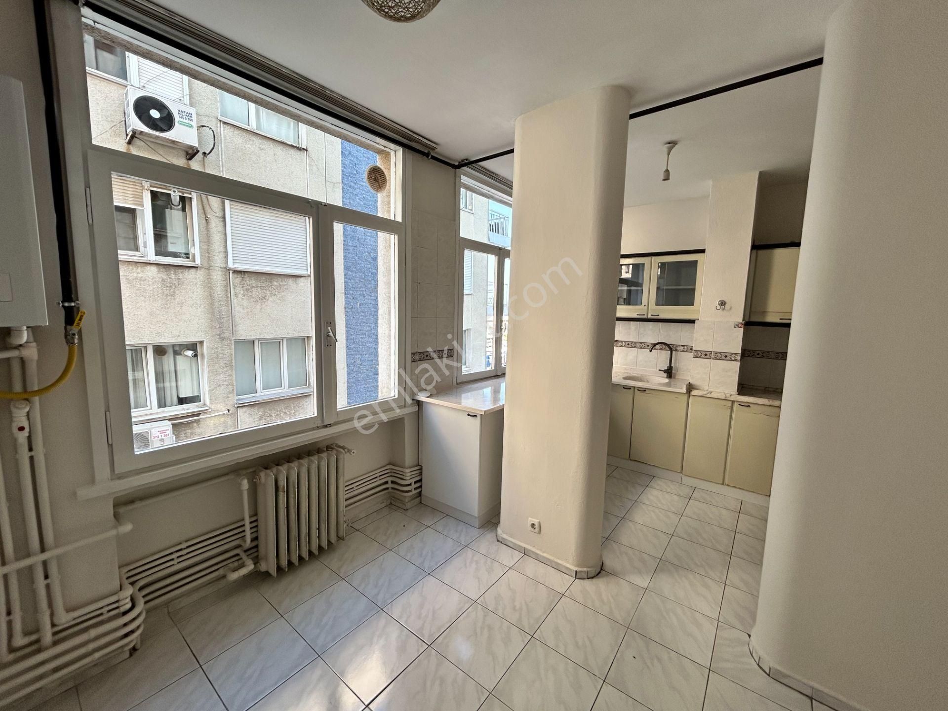 Karşıyaka Da, Harika Deniz Manzaralı Kiralık Yalı Dairesi - Görsel 9