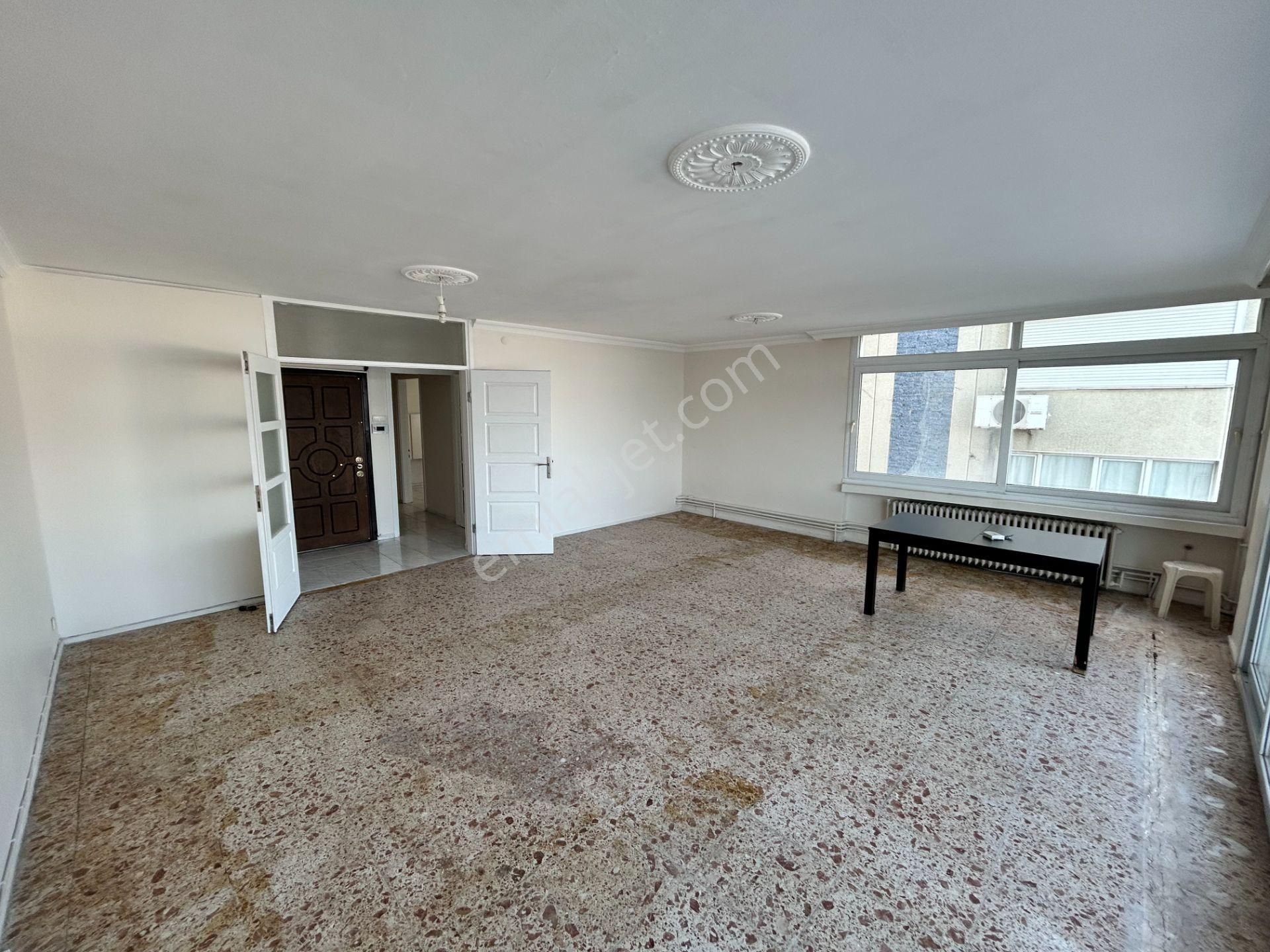 Karşıyaka Da, Harika Deniz Manzaralı Kiralık Yalı Dairesi - Görsel 3