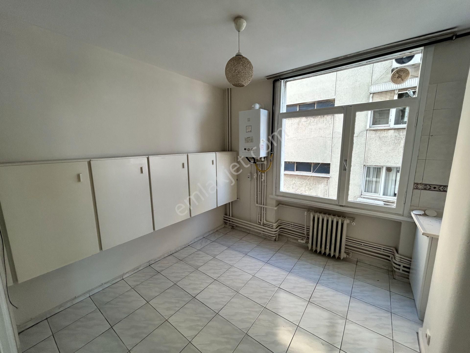 Karşıyaka Da, Harika Deniz Manzaralı Kiralık Yalı Dairesi - Görsel 8
