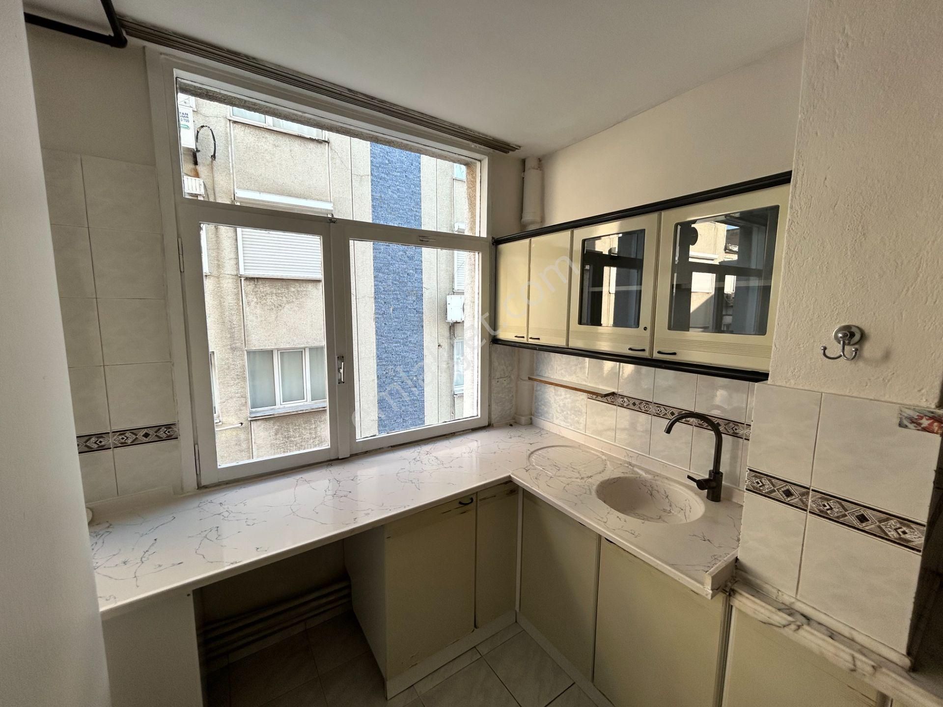 Karşıyaka Da, Harika Deniz Manzaralı Kiralık Yalı Dairesi - Görsel 10